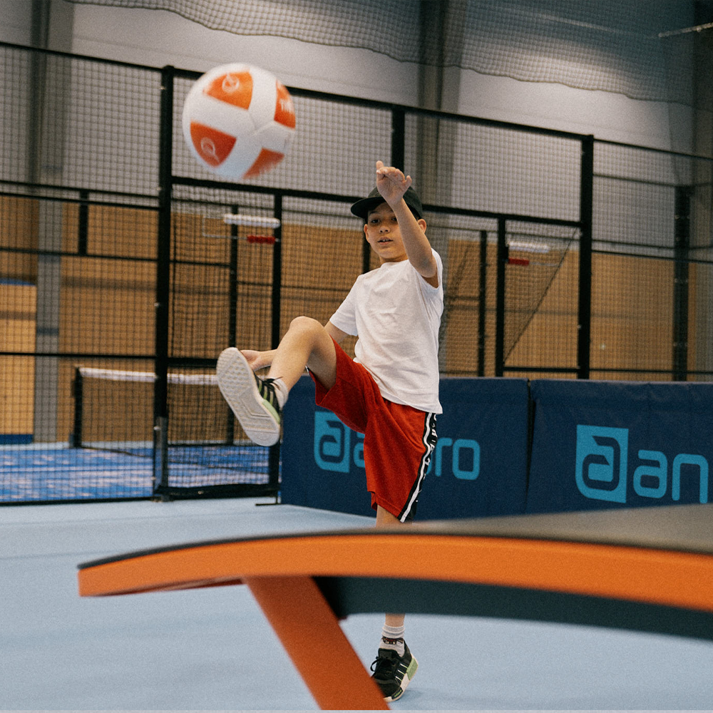 Teqball barn1.png