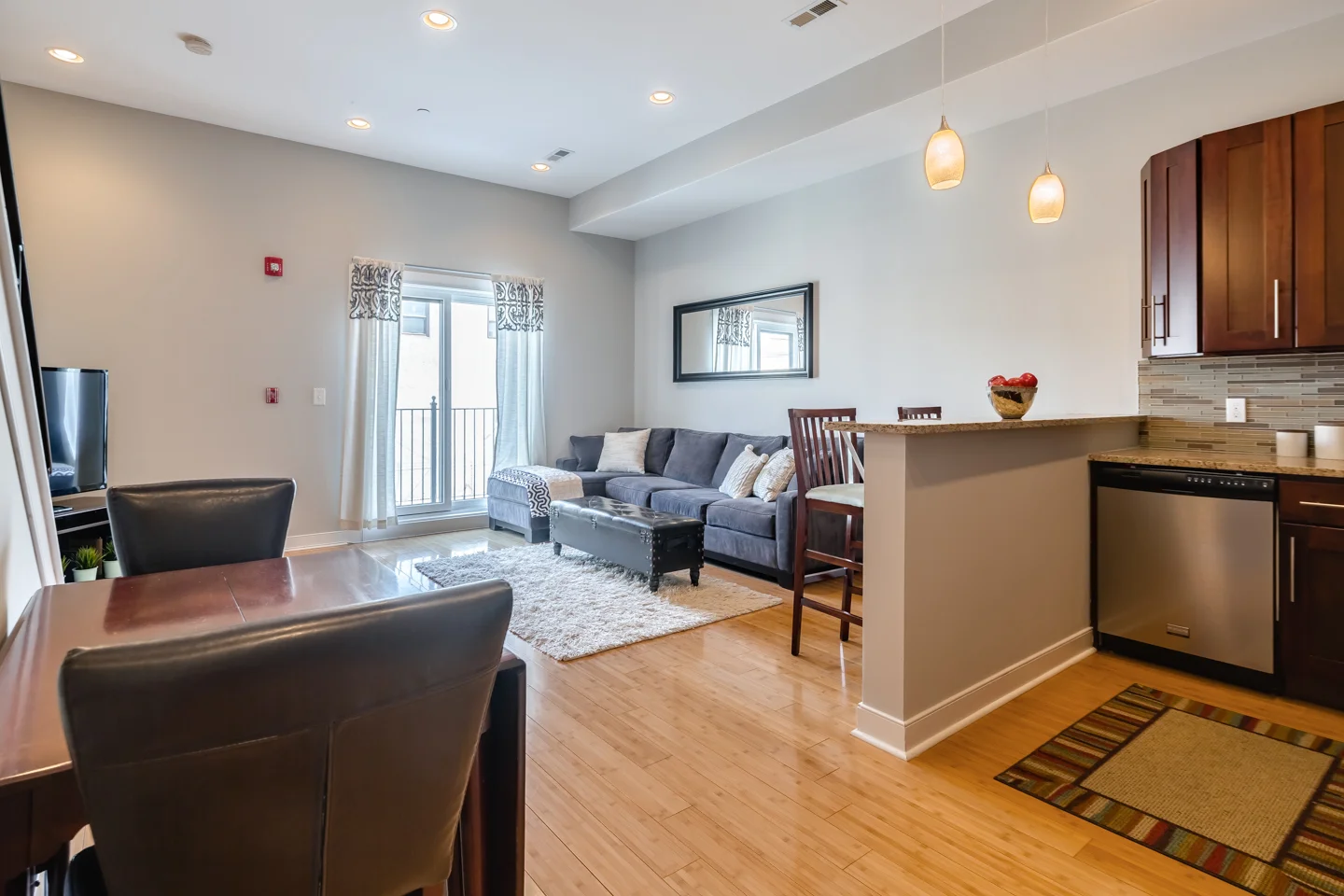 1535 Fairmount unit 2R-MLS-1.jpg