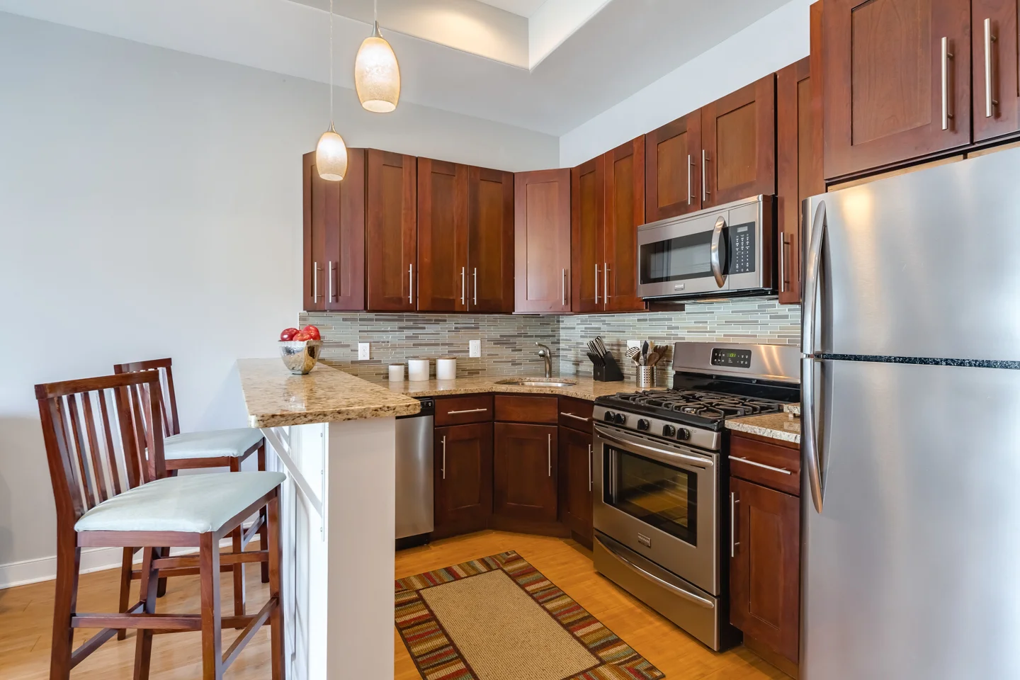 1535 Fairmount unit 2R-MLS-3.jpg