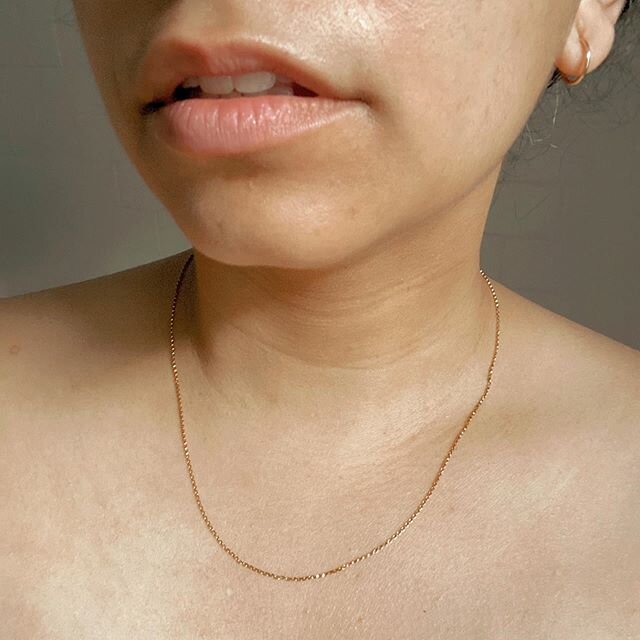 Post-bath-glow + Ni&ntilde;a Hoops + N E W Ruben chain. 🛀 I wear my gold-filled pieces in the shower, just not in the ocean or in pools. If you&rsquo;re wondering how to keep your pieces shiny, click on the Jewelry Care link at the bottom of the sit
