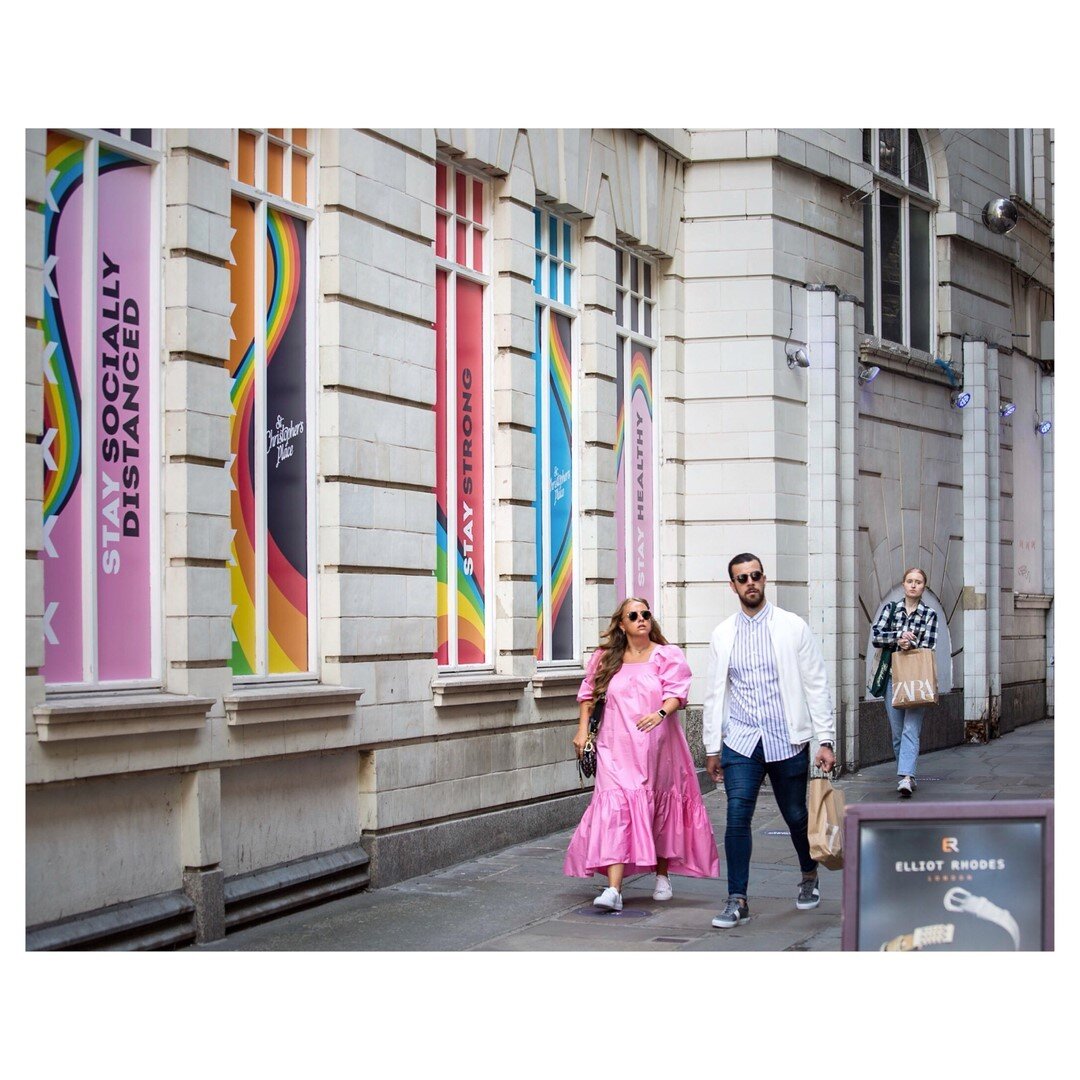 A quick snap capturing one of the first days out of lockdown No 1, when everyone could step back out shopping again and definitely did it in style! ⠀⠀⠀⠀⠀⠀⠀⠀⠀
.⠀⠀⠀⠀⠀⠀⠀⠀⠀
.⠀⠀⠀⠀⠀⠀⠀⠀⠀
. #londonshopping #shoptilyoudrop #londonstyle #shopindependent #londo