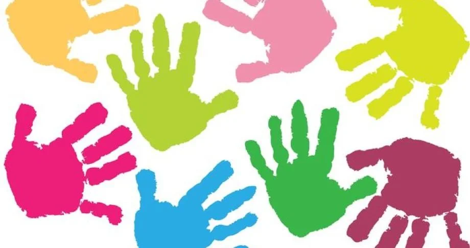 Childrens-hand-prints-920x486-1423741957.jpg