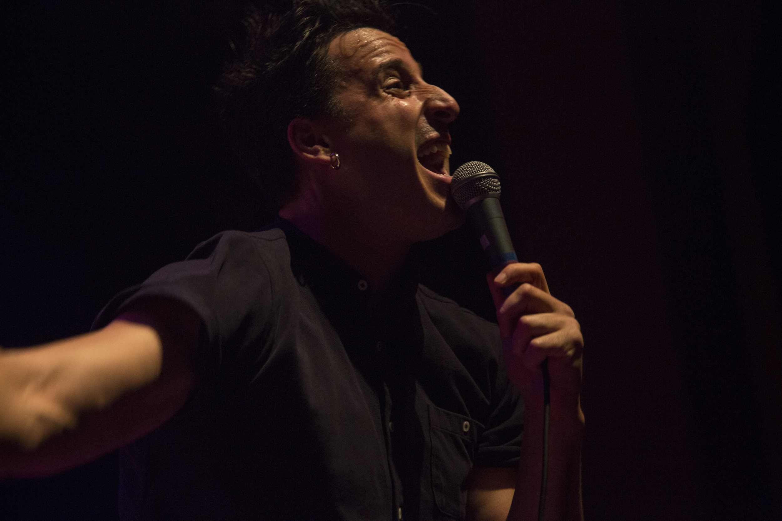 Singing smal.jpg