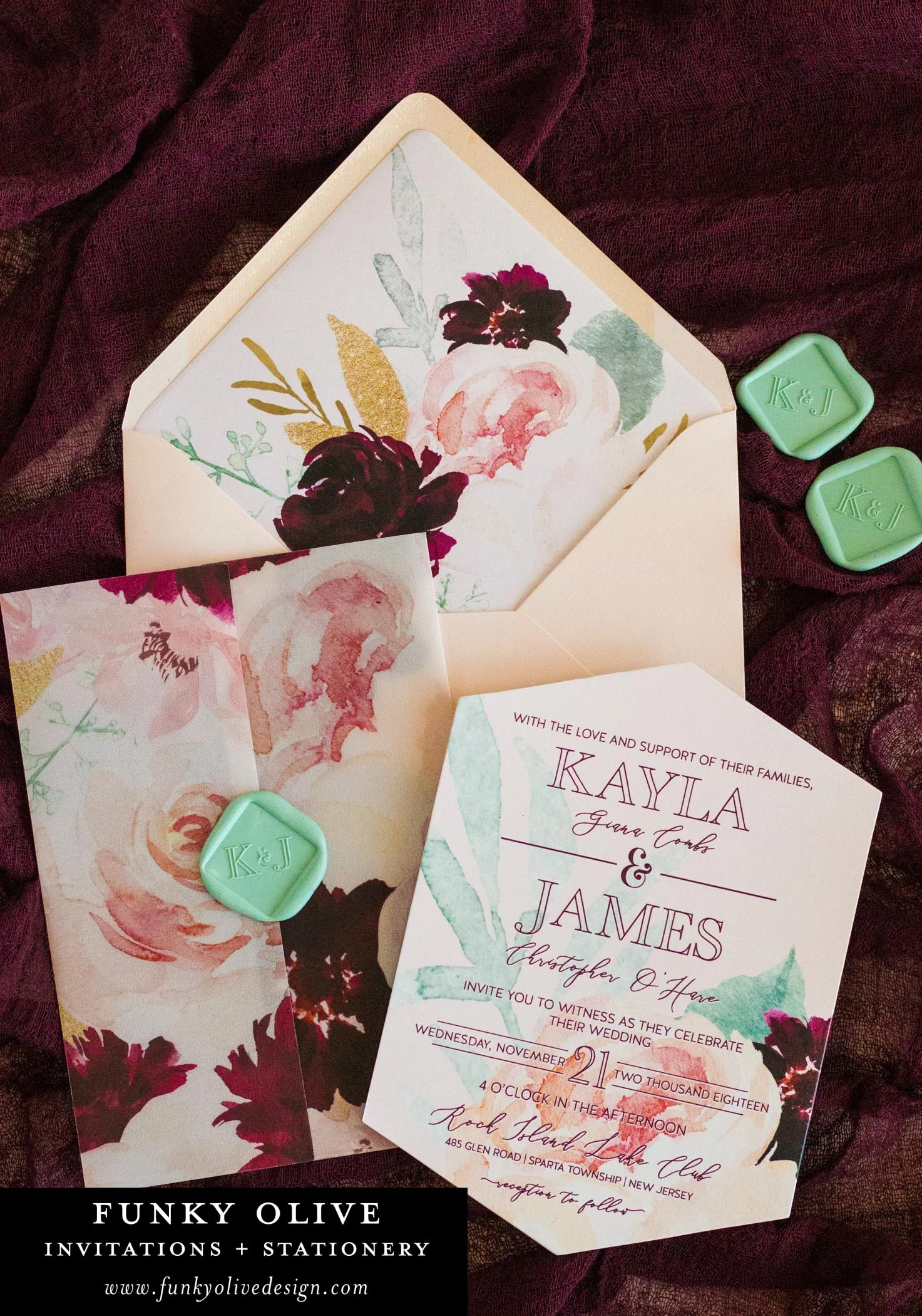 A mint green wax seal in a diamond shape? You know it! Checking off two style options in one design, Kayla will forever have our hearts!
