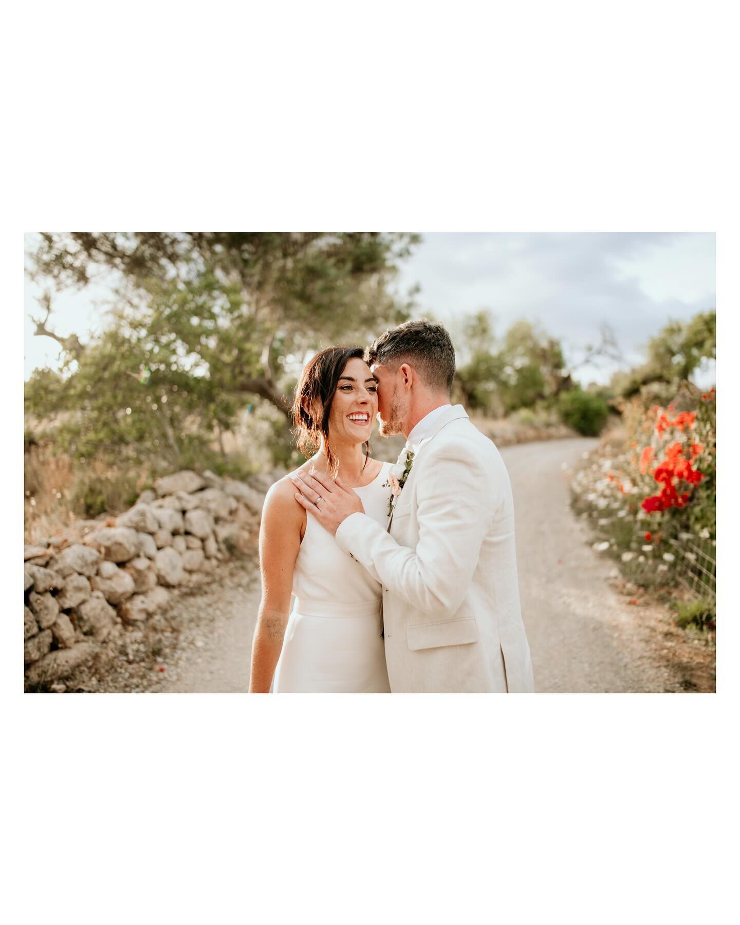 ↟Evelyn &amp; Brian↟

Wedding planner @algarveweddingsbysonhoadois 
Venue @montedoserrinho 
Dj @djtiggy 
Film @dapalma 
Band @theguinnessbrothersofficial 
Flowers @ouraflores

↯↯ #alternativewedding #AlternativeWeddingPhotographer #authenticlovemag #