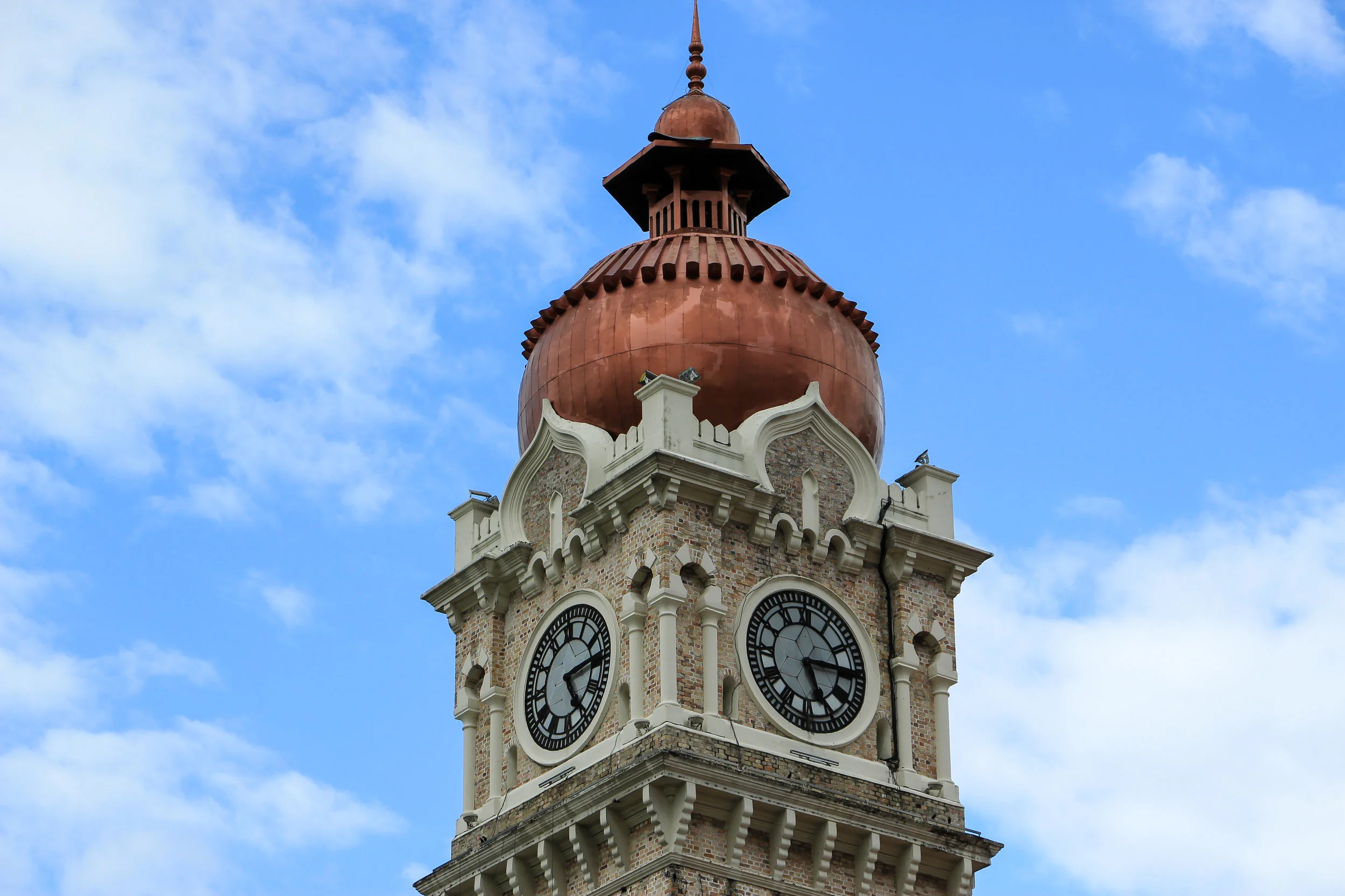 Bangunan Sultan Abdul Samad, Merdeka Square, Kuala Lumpur, Malaysia | DoLessGetMoreDone.com |