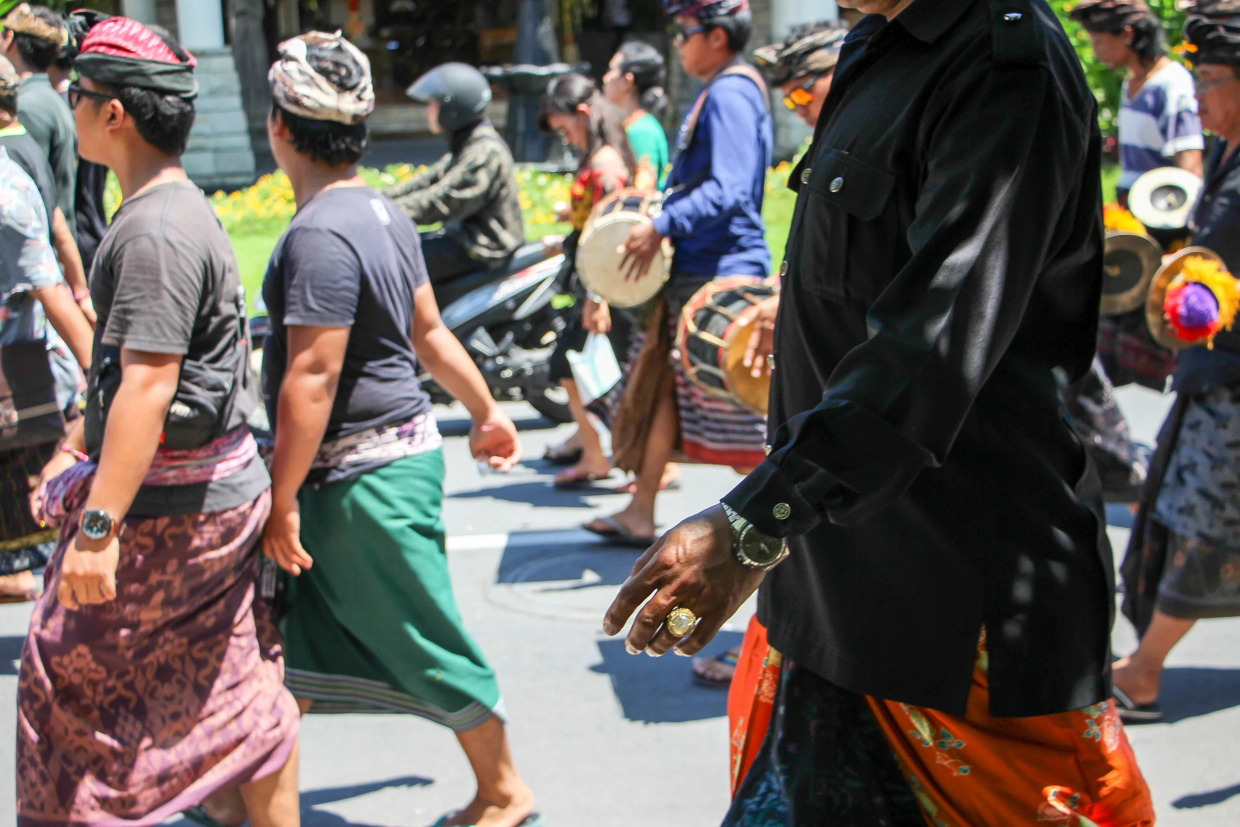 Funeral, death, religious ceremony, Bali, Indonesia, Asia | DoLessGetMoreDone.com |