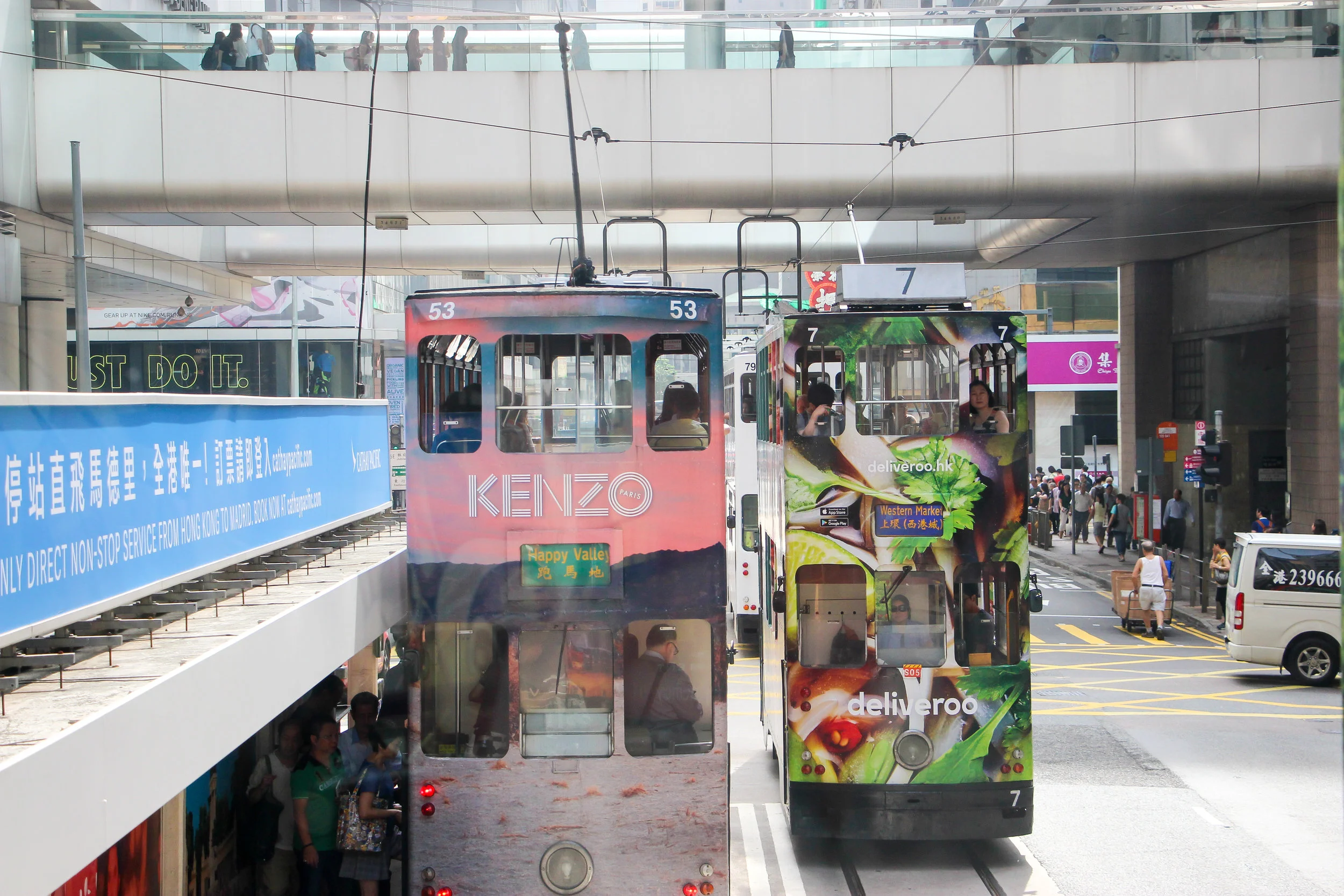 Hong Kong, Hong Kong Island, public transport, tram, people, street photography, Asia | DoLessGetMoreDone.com |