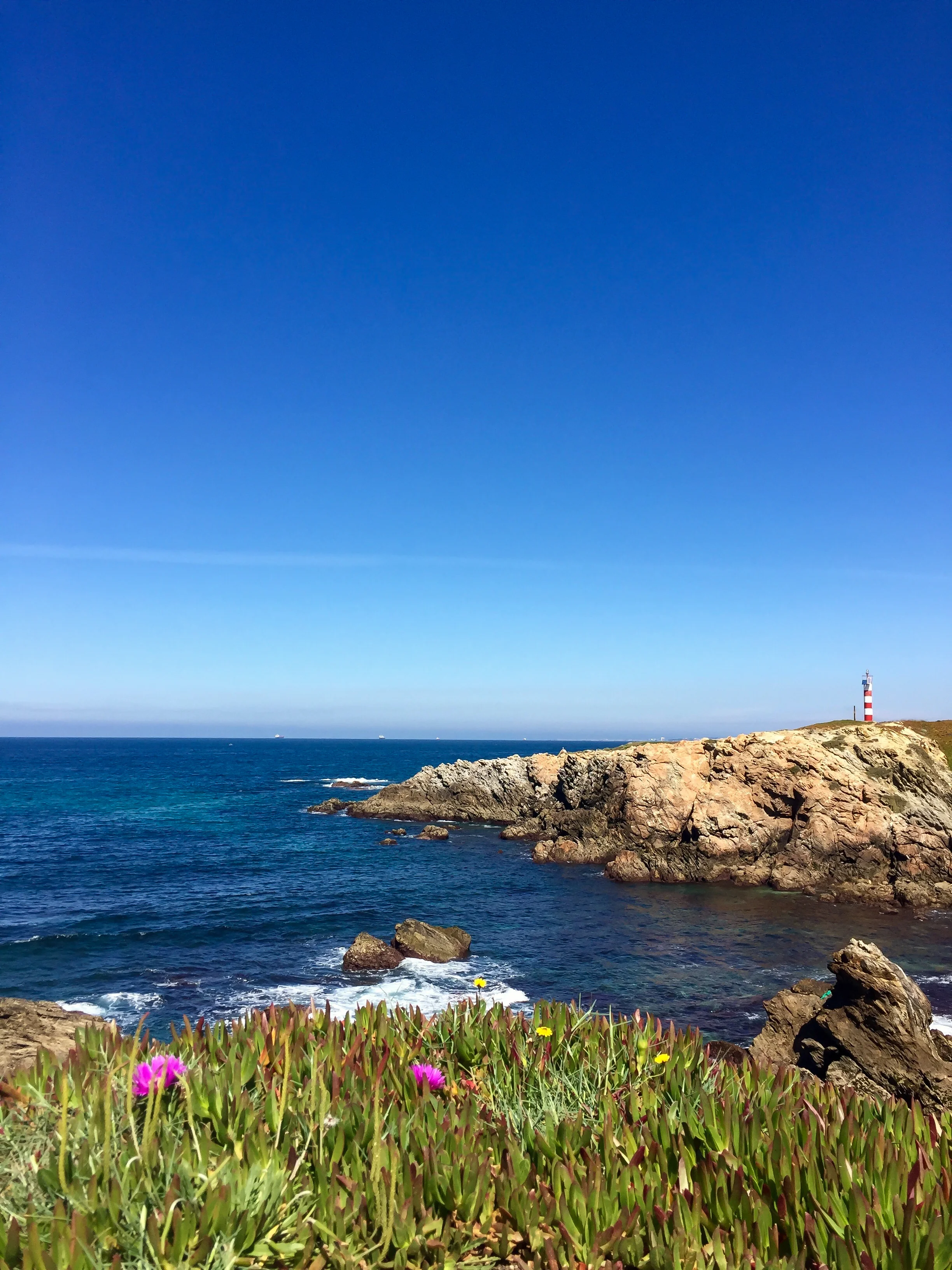 coast between Sines and Porto Covo | Alentejo, Portugal, Europe | DoLessGetMoreDone.com | How to be on the good side of traveling?