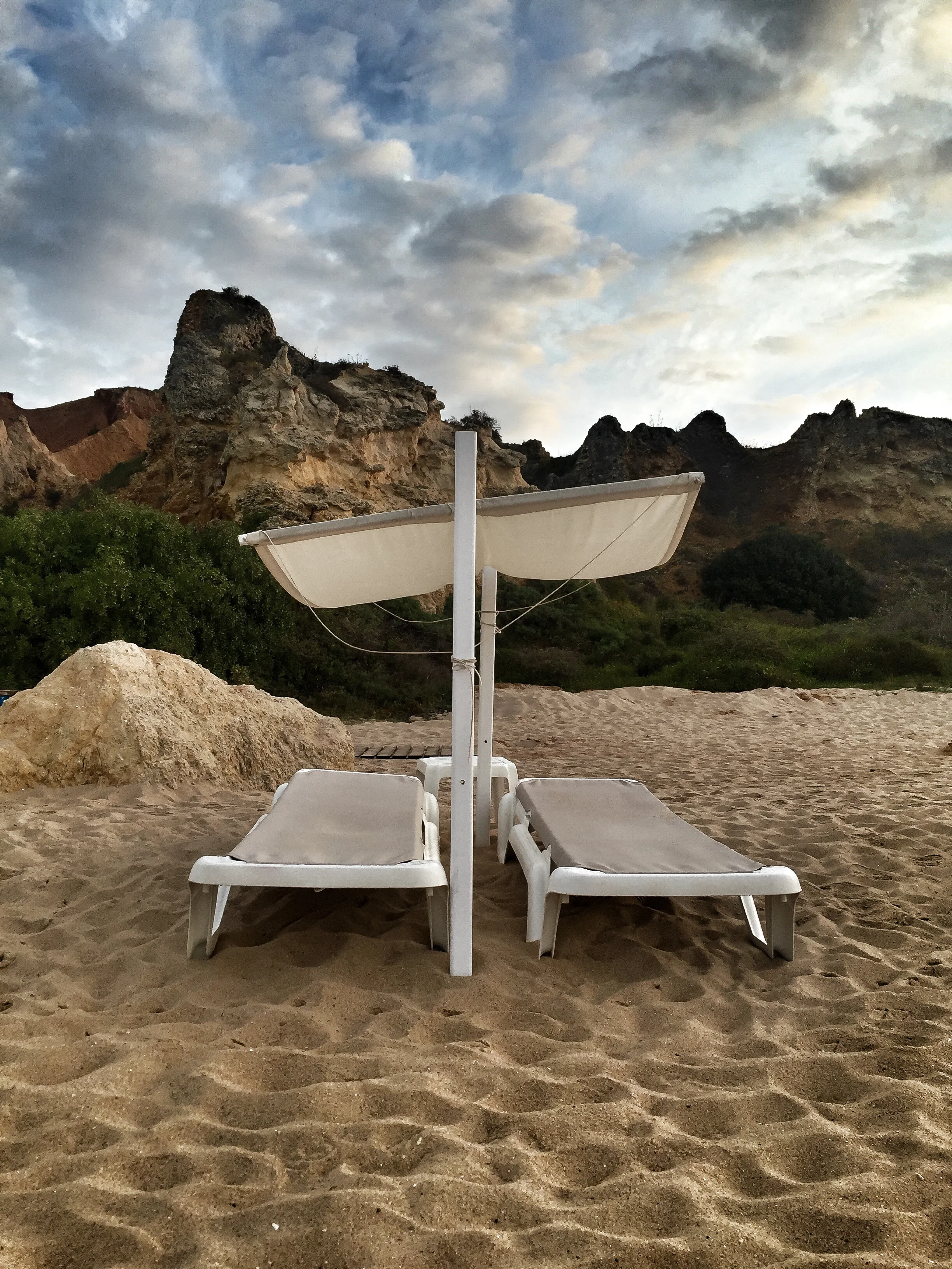 Praia de Arrifes, Portugal, Europe | DoLessGetMoreDone.com | What can we do to make it better?