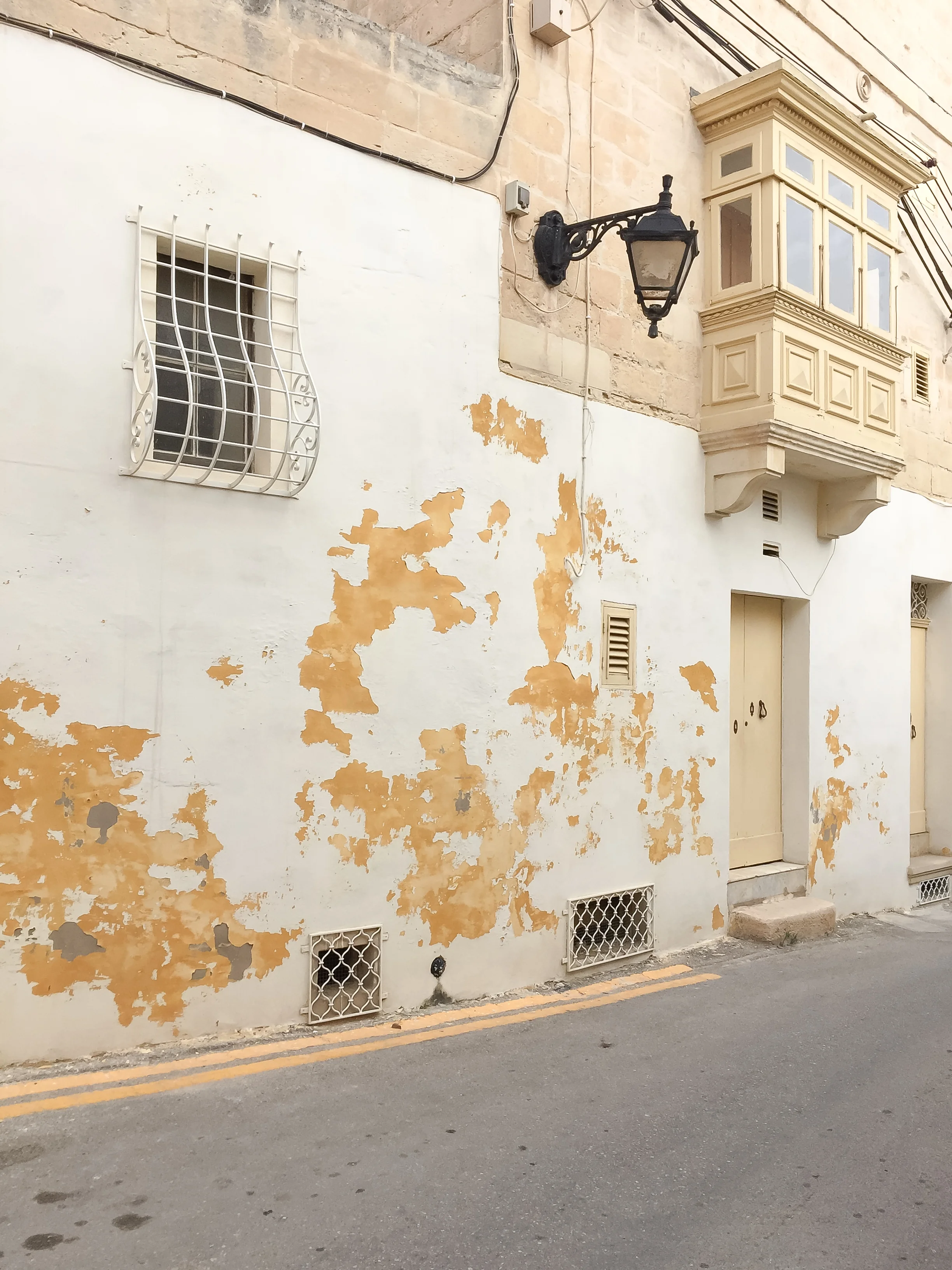 Street of Malta | MĦal Għargħur | - Thinking About Appreciation For Quality In Malta | Malta, Europe | DoLessGetMoreDone.com | - Minimal Travel Documentary Photography - search for Liveability | Sustainability