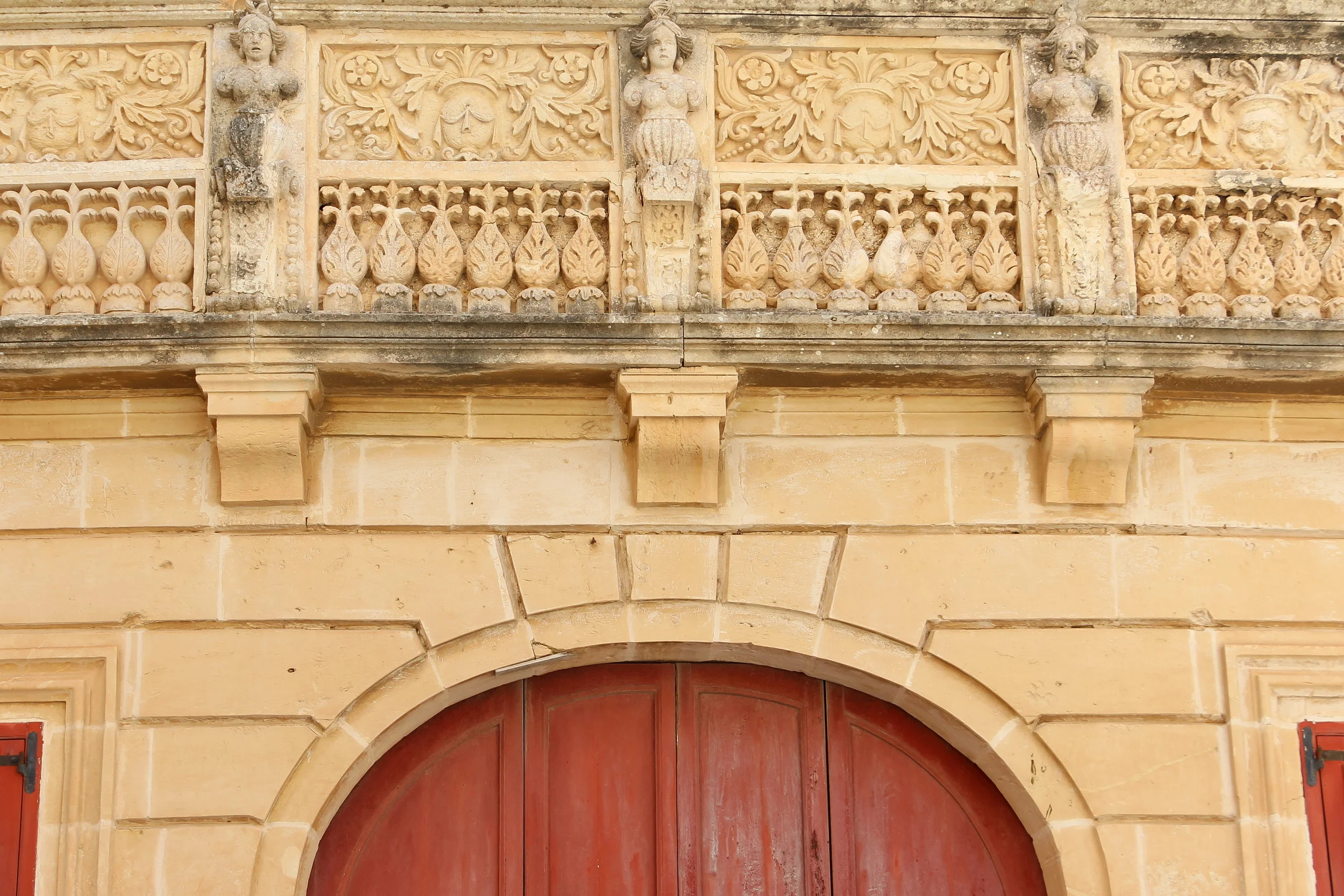 Maltese Architecture | Street of Malta - Thinking About Appreciation For Quality In Malta | Malta, Europe | DoLessGetMoreDone.com | - Canon Minimal Travel Documentary Photography - search for Liveability | Sustainability