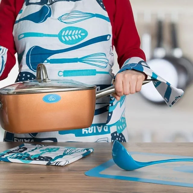 #photoshoot we did a while ago for @thekoshercook.
#kosher #cook #apron #kitchen #color #blue #photography #stilllifephotography #commercialphotography #food #foodphotography #foodphoto