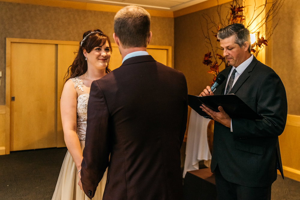 151058hollyburn_country_club_wedding_photographer17.jpg