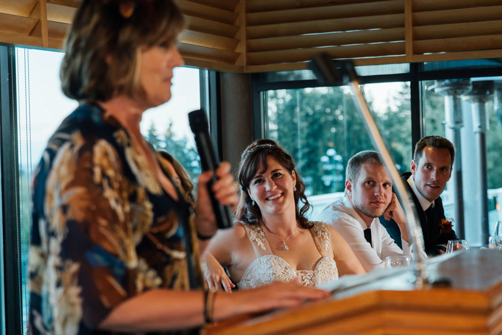 191131hollyburn_country_club_wedding_photographer_reception11.jpg