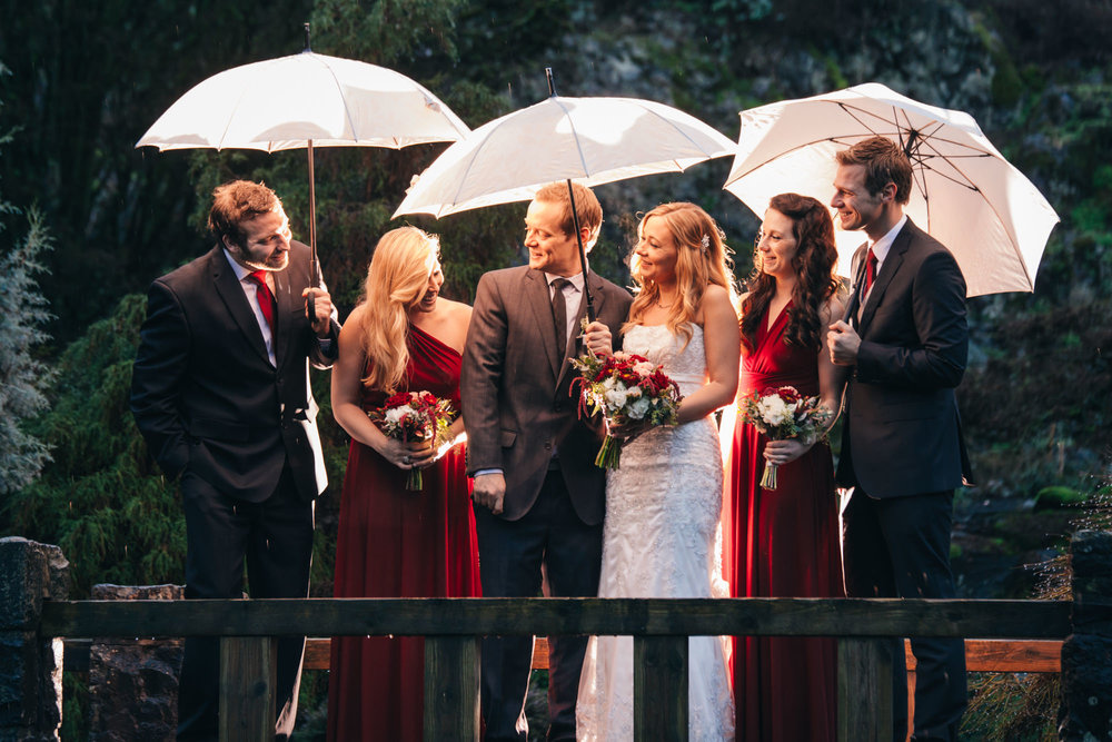 17-queen-elizabeth-park-wedding-party--qepark-umbrella.jpg