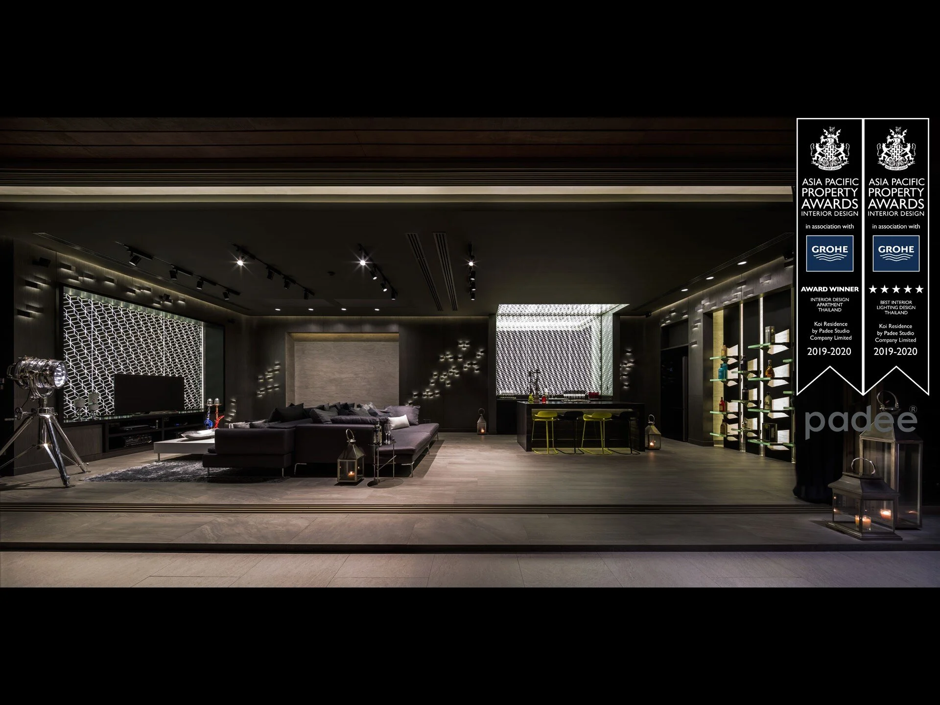 U House : Into The Party : Sahawat Family