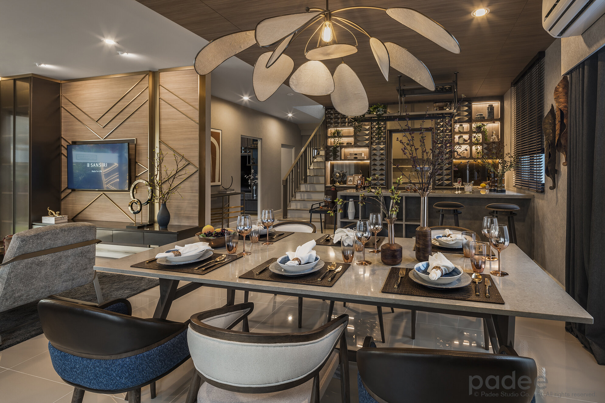 Pantry & Dining Area