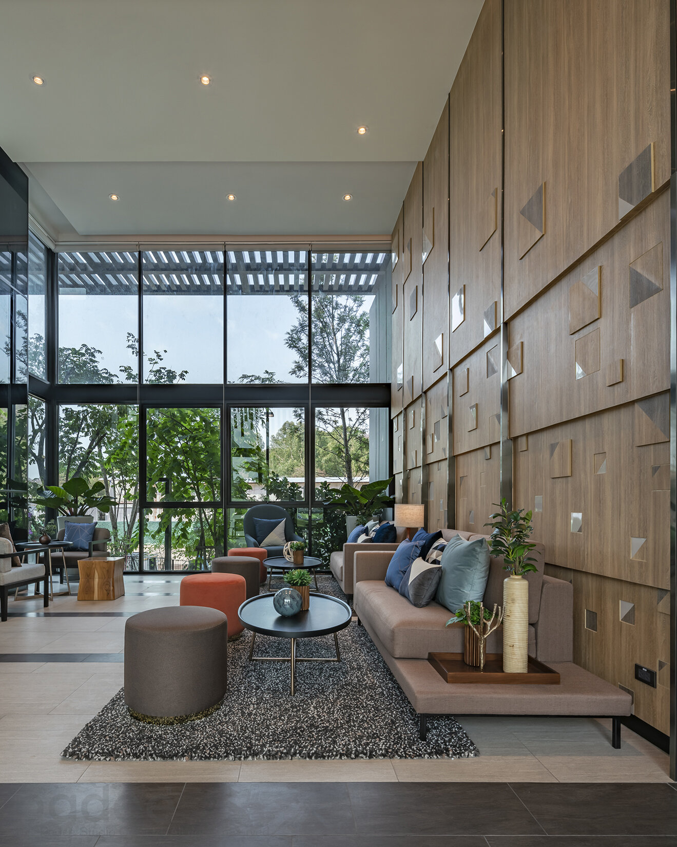 Lobby & Living Area : Tower B