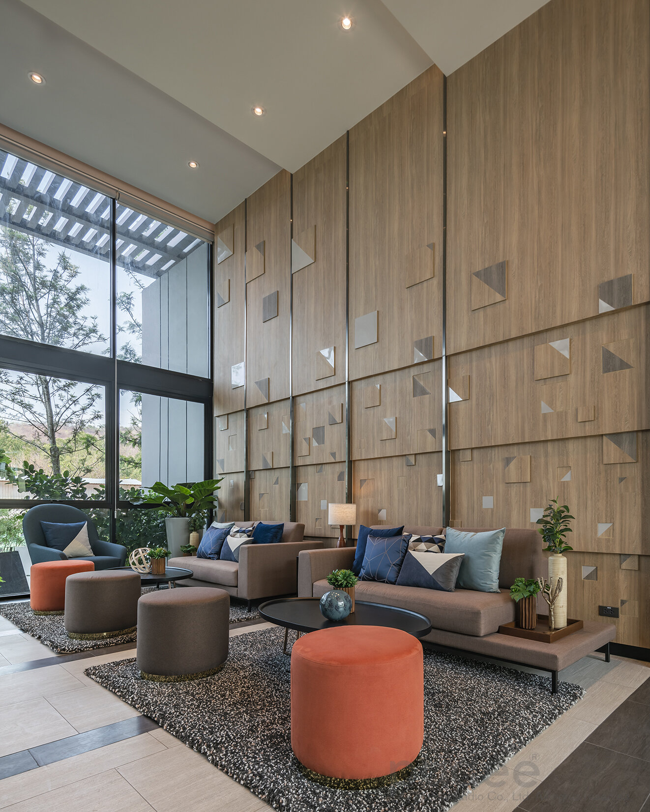 Lobby & Living Area : Tower B