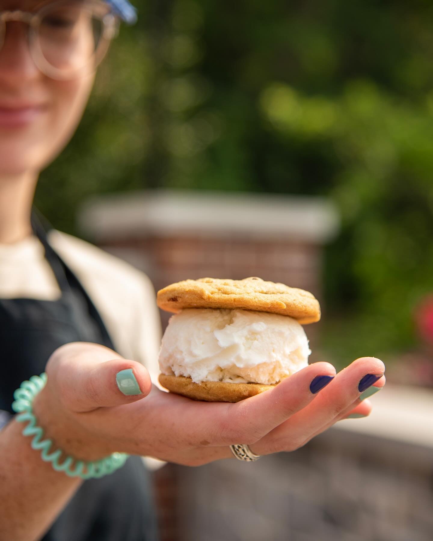 We started making these again. #icecreamsandwiches #perfectday #whosthat #chocolatechipcookies