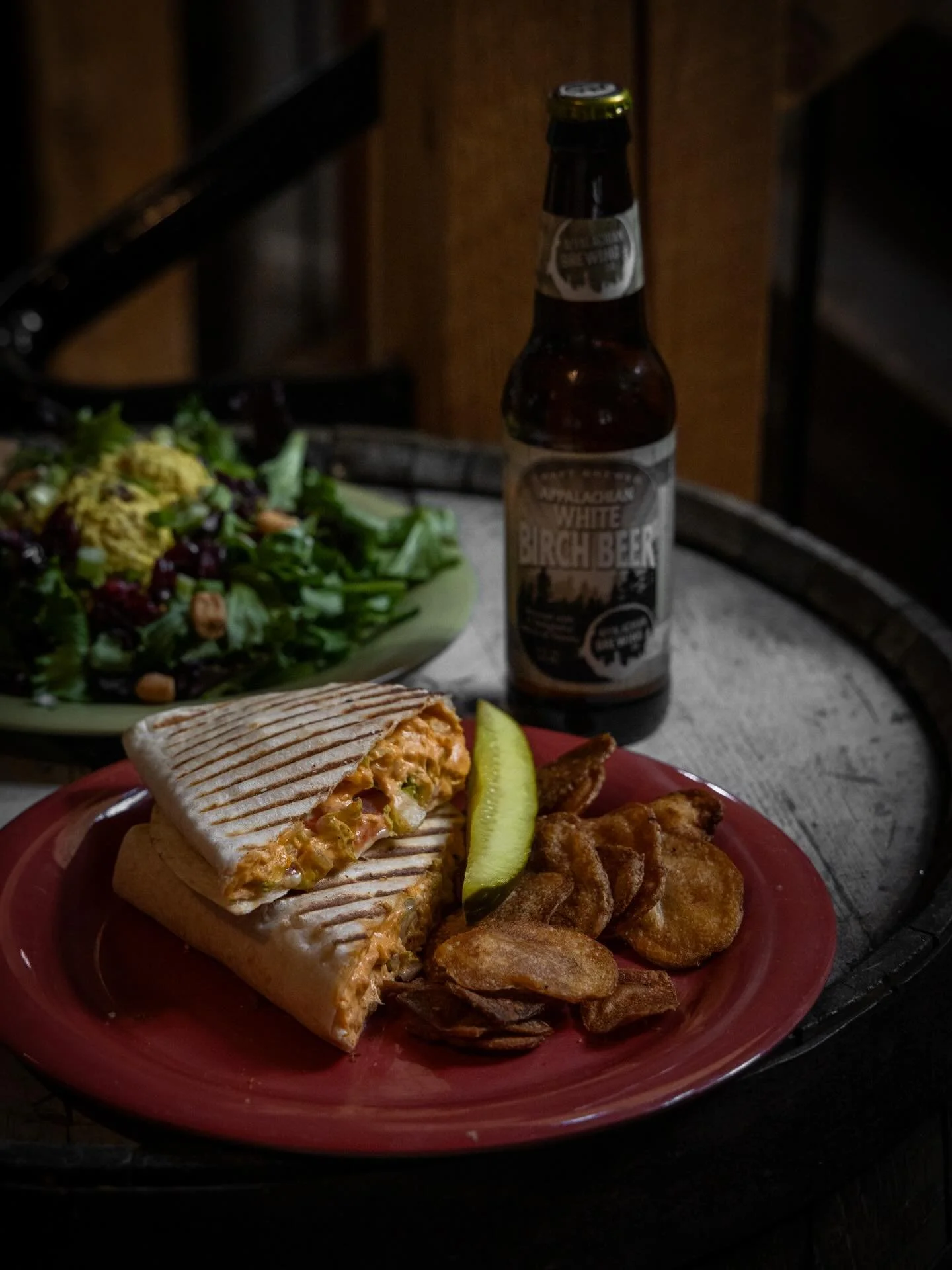 Simple, cozy, and kind of perfect&mdash;good food, easy smiles, no pressure. Honestly, that&rsquo;s the best kind of date. No candles involved. #buffalochickenwrap #veggiesanwich #baconturkey #souptime