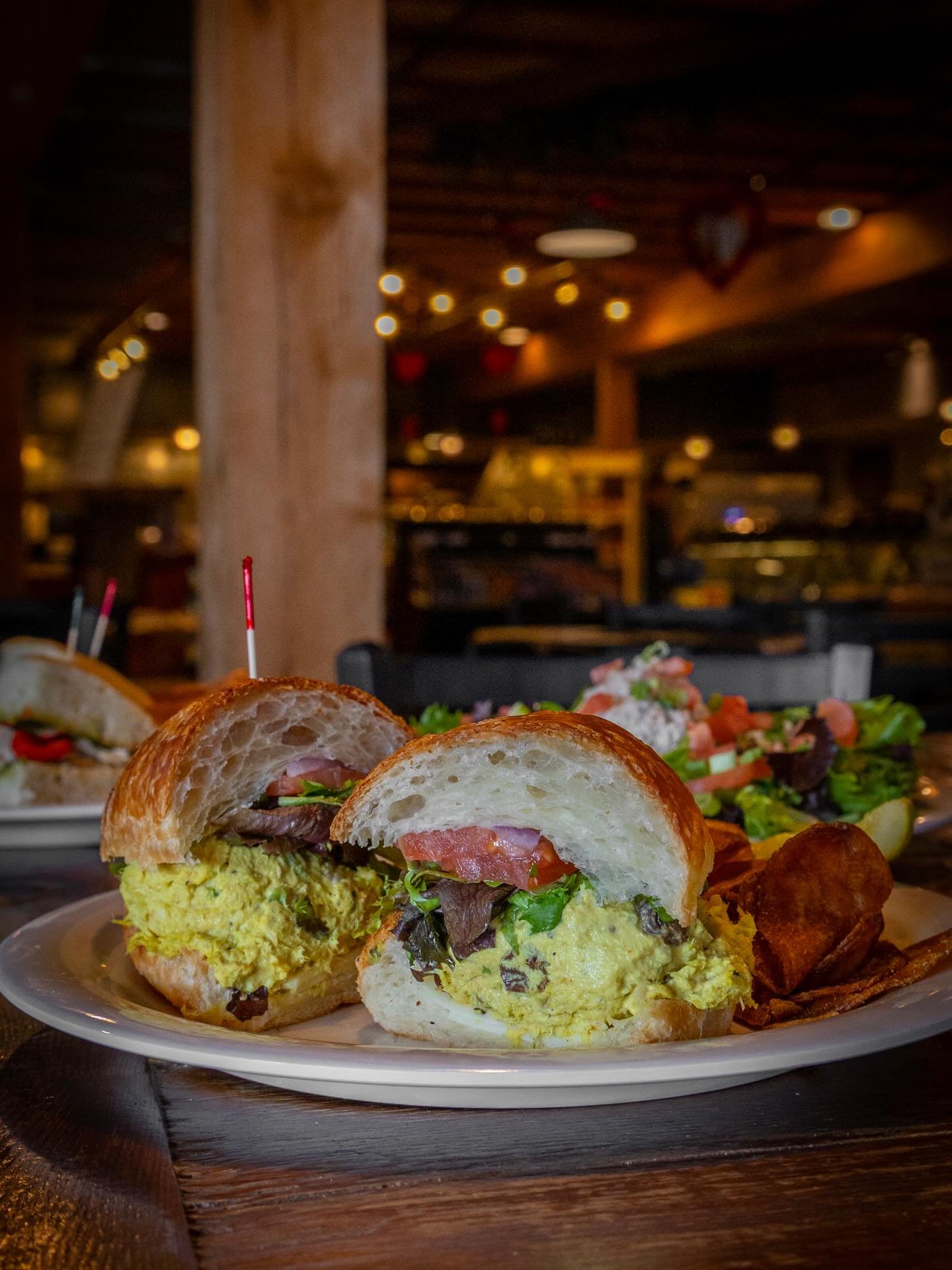 You don&rsquo;t need fine dining to enjoy a perfectly composed midday indulgence #currychicken #croissant #lititzfood #onthepatio