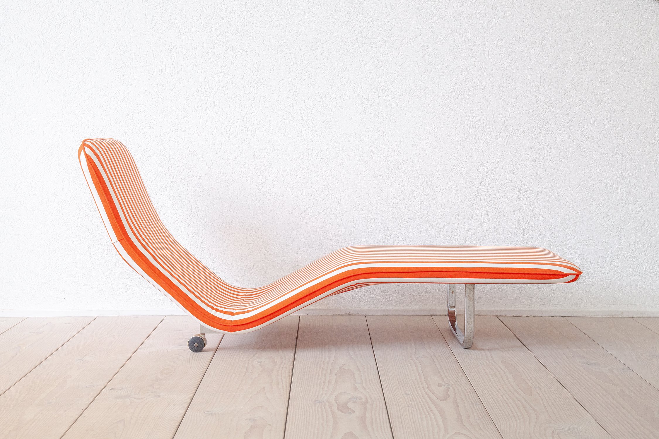 Chaise_Longue_Red_F10_001_Nurmesniemi_Vuokko_06.jpg