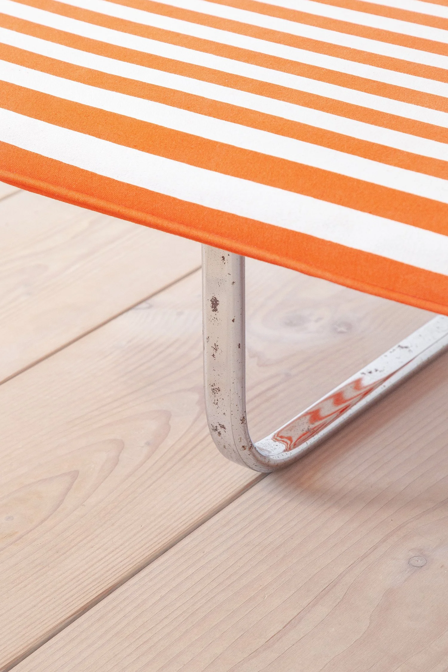 Chaise_Longue_Red_F10_001_Nurmesniemi_Vuokko_10.jpg