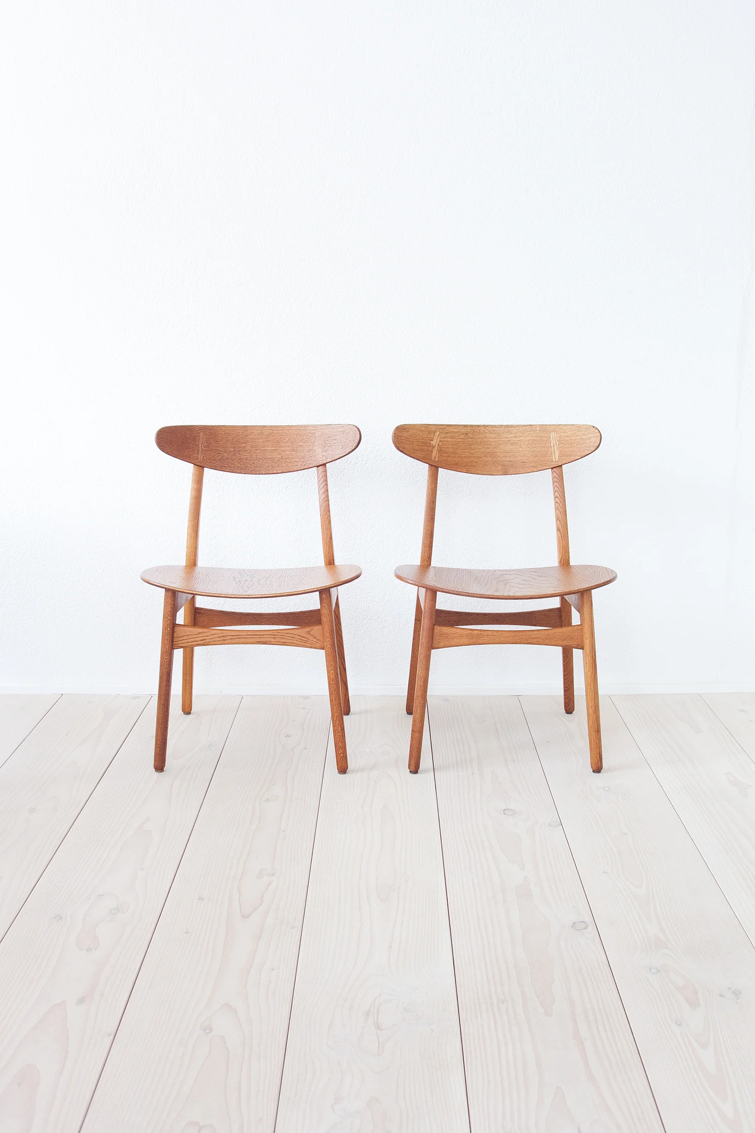 CH30 Wegner Oak