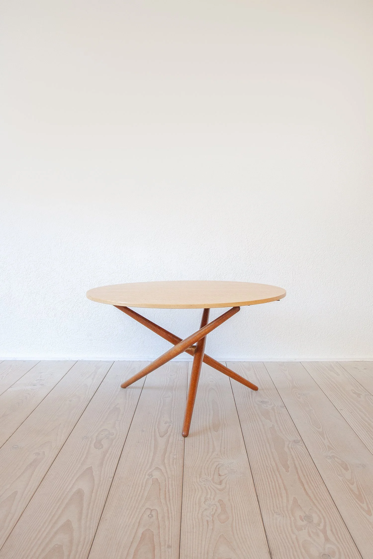 Tisch Jürg Bally