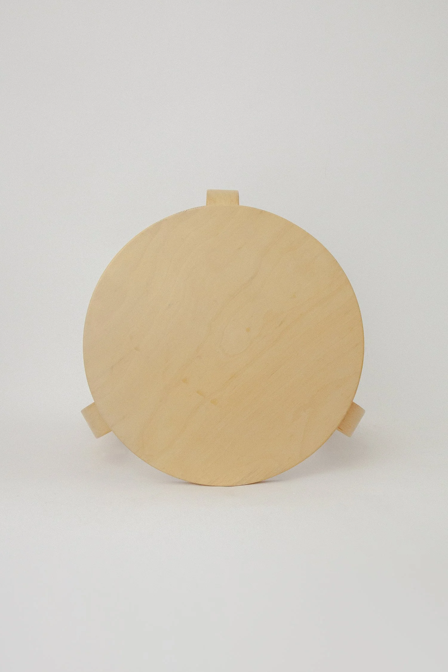 Old_Stool_60_Alvar_Aalto_Artek_05.jpg
