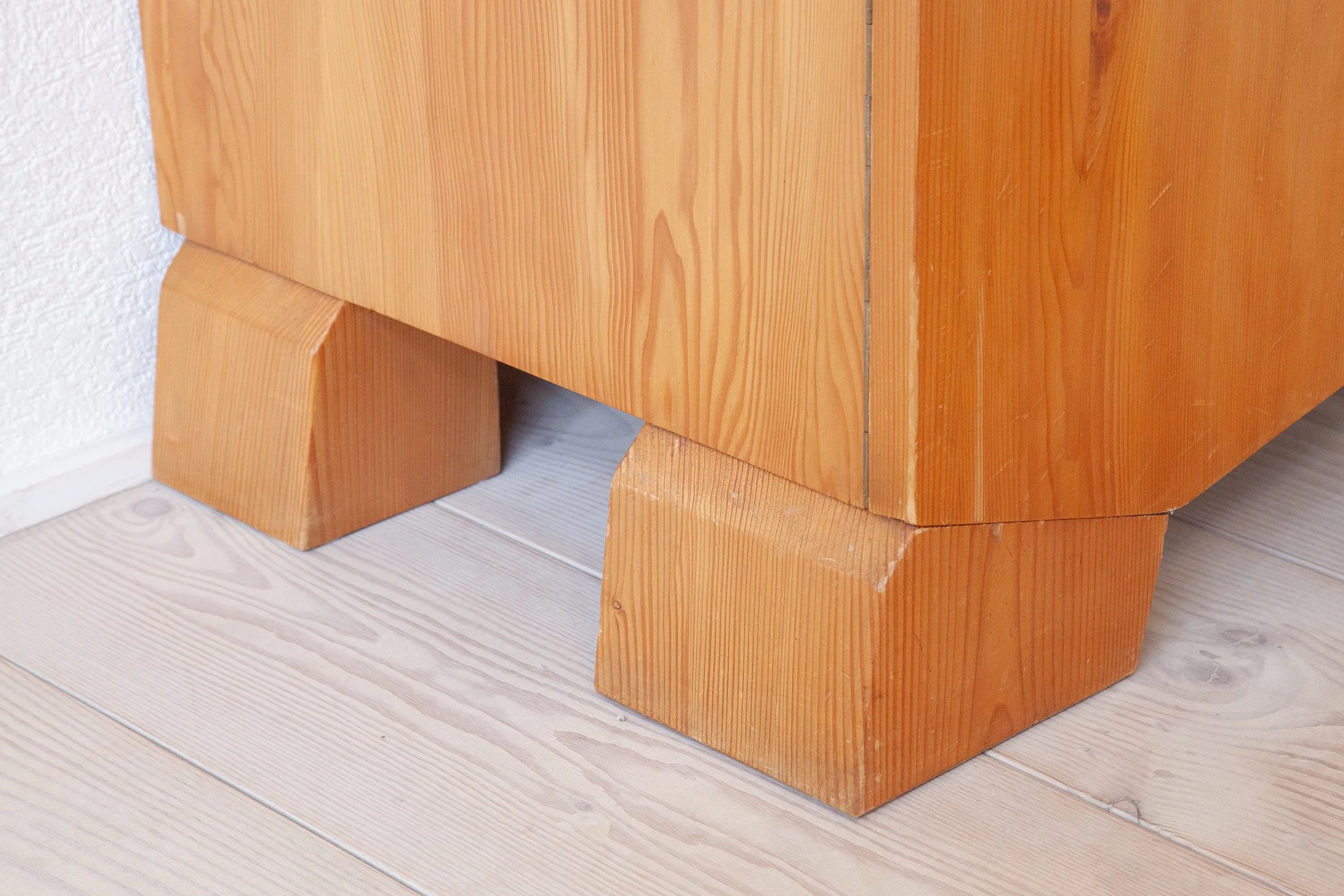 Anthroposophic_Wardrobe_Rudolf_Steiner_Schrank_06.jpg