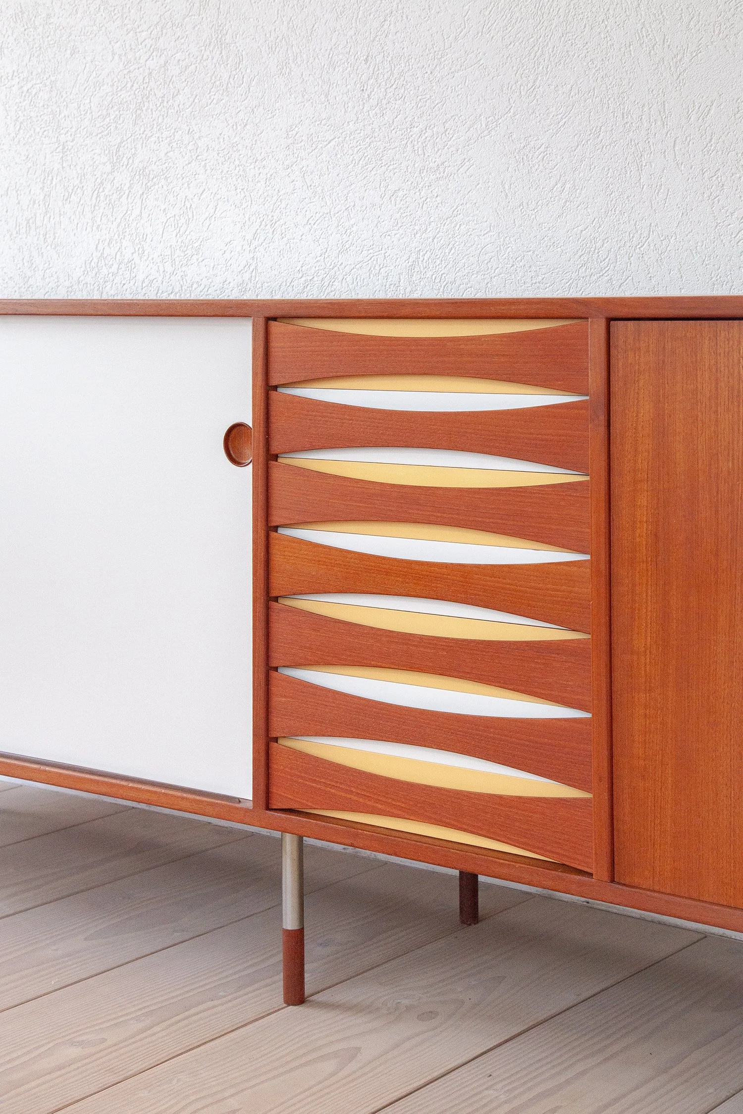 Color_Sideboard_29A_Arne_Vodder_Sibast_09.jpg