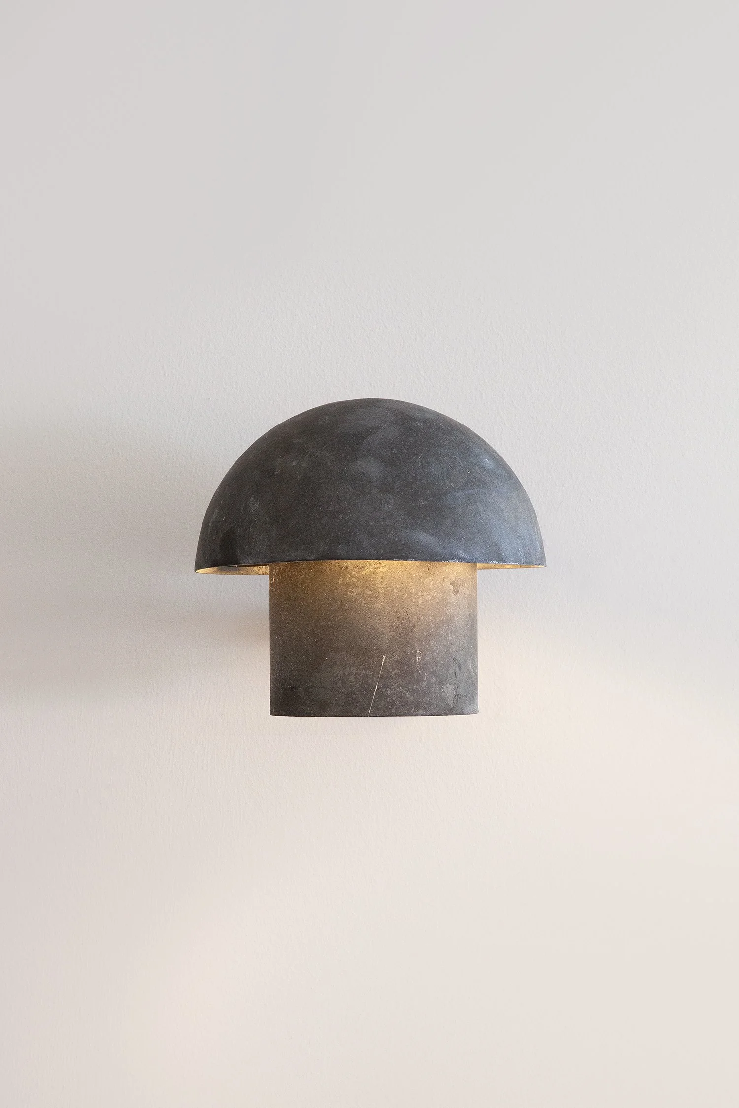 Wall_Light_Bjarne_Bech_Louis_Poulsen_01.jpg
