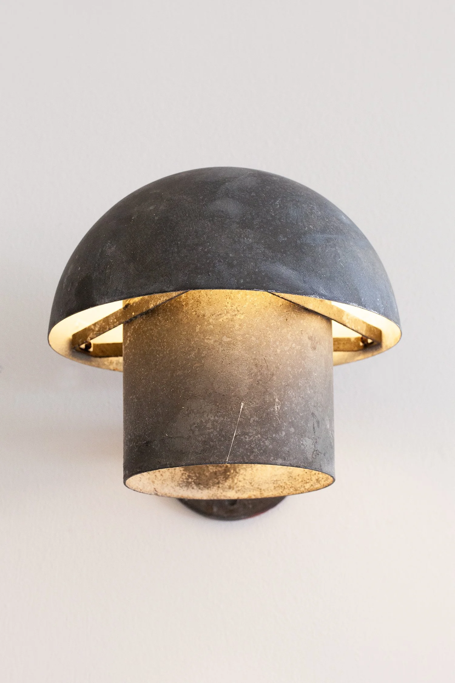 Wall_Light_Bjarne_Bech_Louis_Poulsen_05.jpg