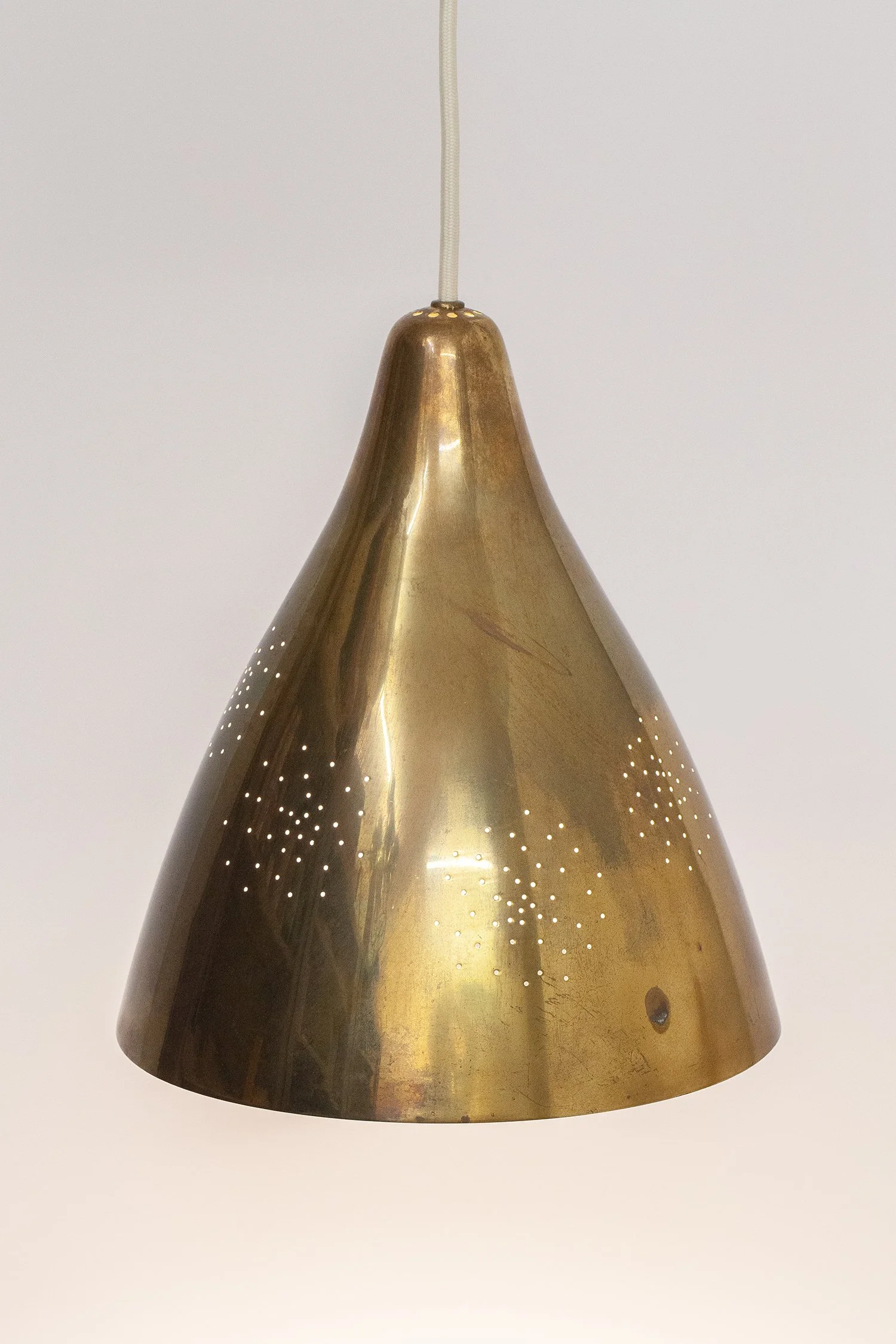 Counter_Weight_Pendant_Lisa_Johansson_Pape_Orno_08.jpg