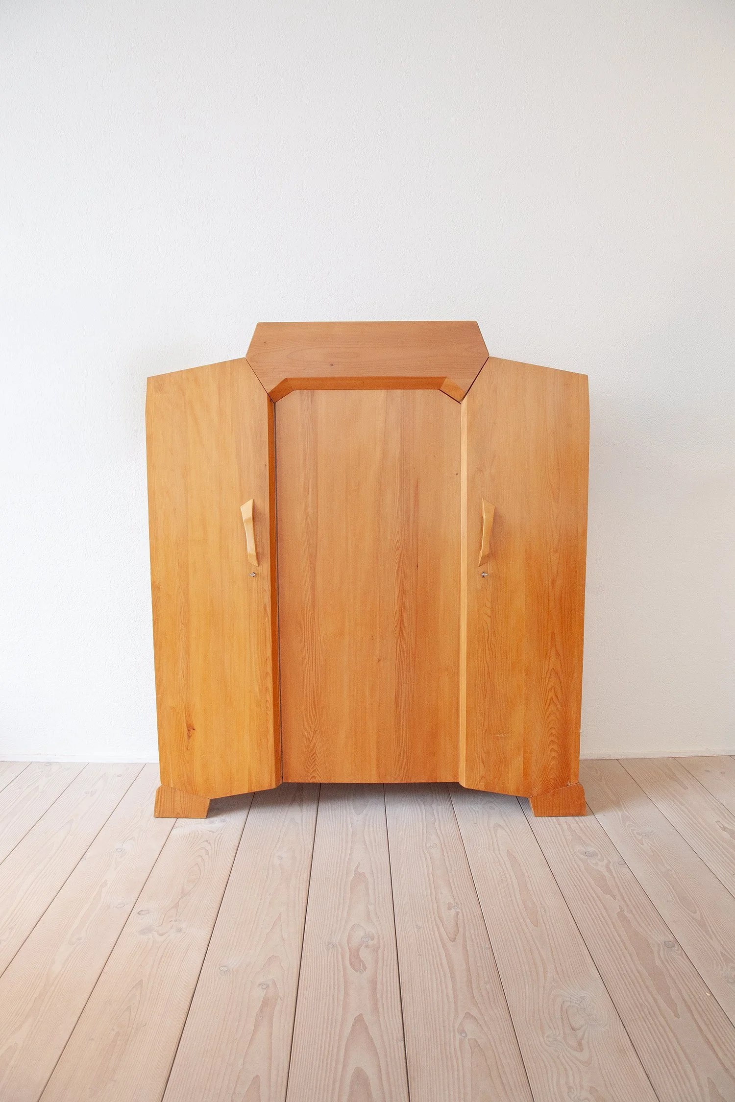 Anthroposophic_Wardrobe_Rudolf_Steiner_Schrank_01.jpg