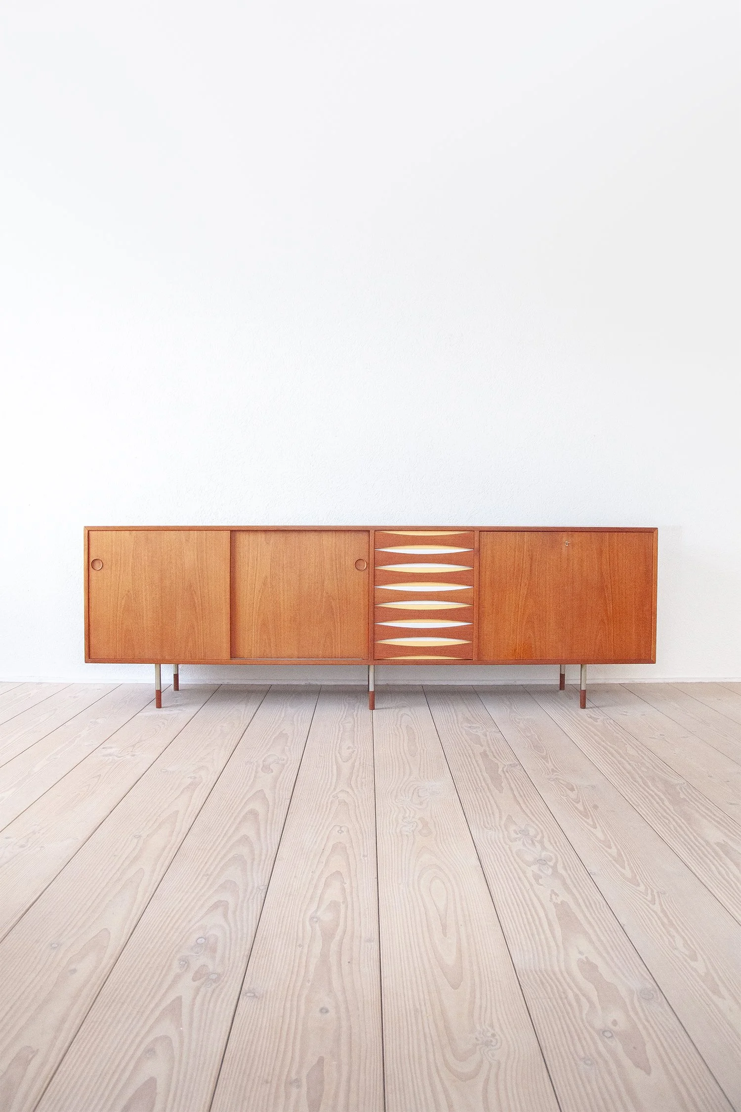 Color Sideboard 29A Arne Vodder Sibast