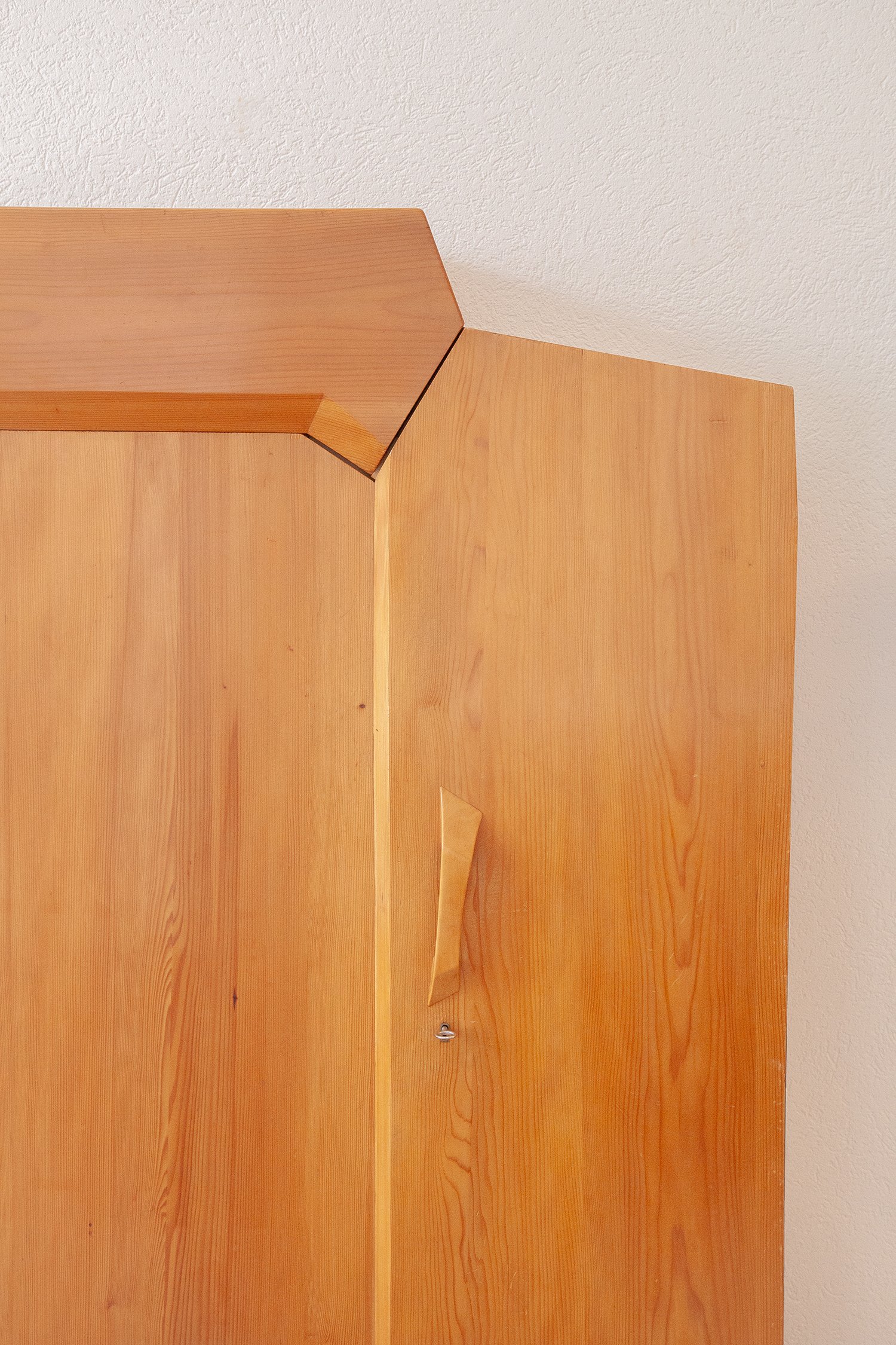 Anthroposophic_Wardrobe_Rudolf_Steiner_Schrank_04.jpg