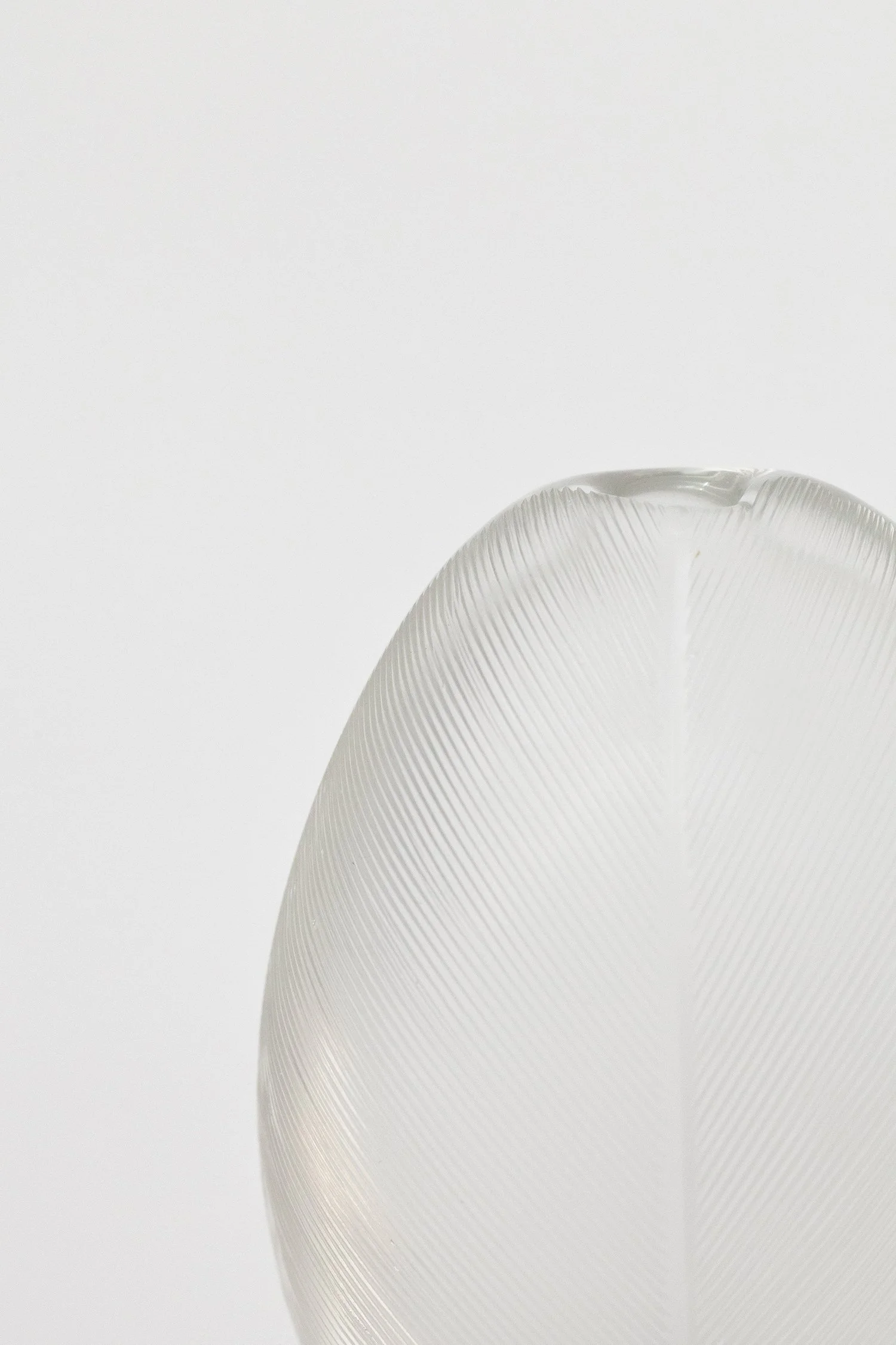 Wirkkala_glass_vase_feather_3123_08.jpg