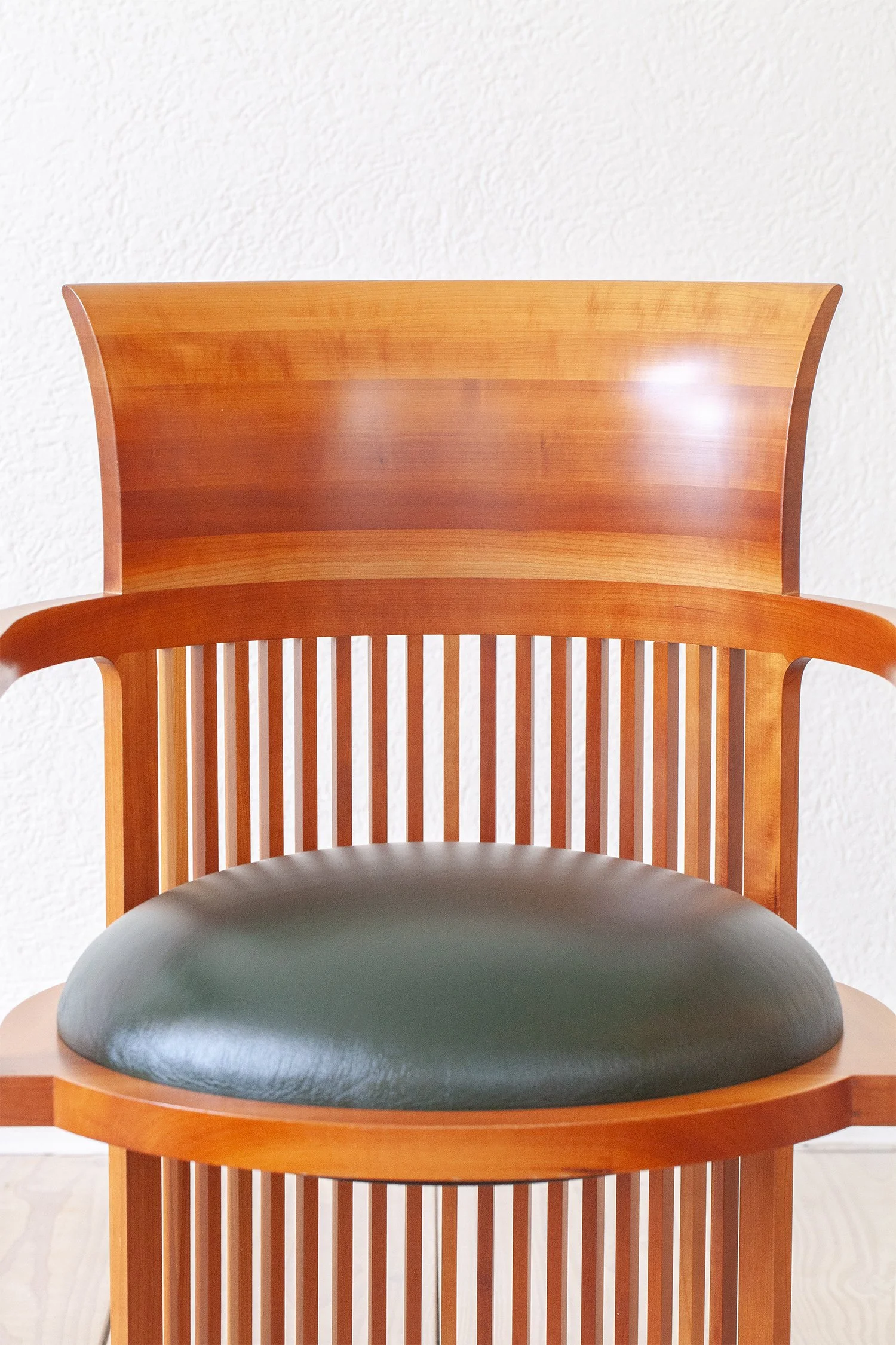 Set_of_four_Barrel_Chairs_Frank_Lloyd_Wright_Cassina_11.jpg