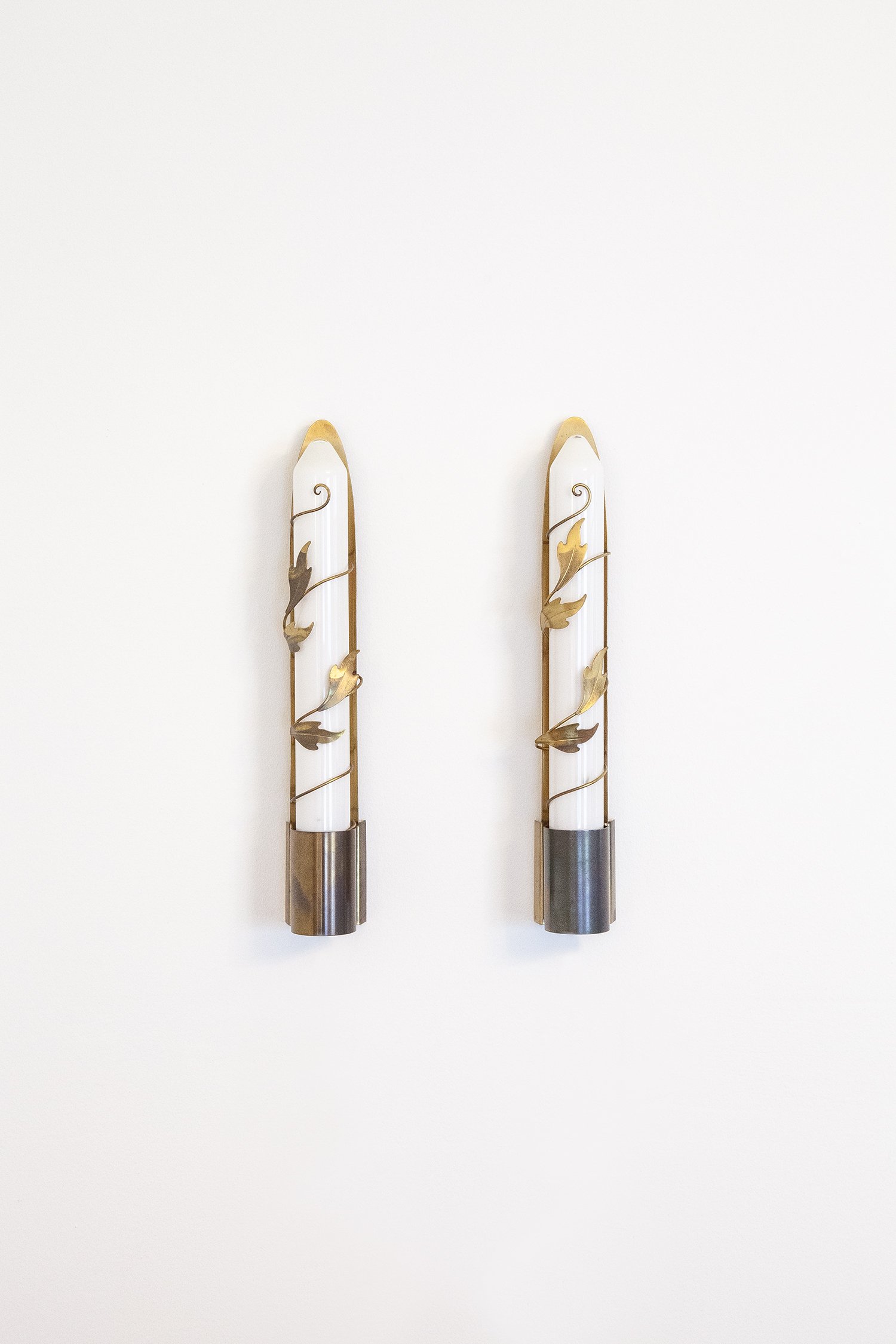 Danish_Floral_Wall_Light_01.jpg