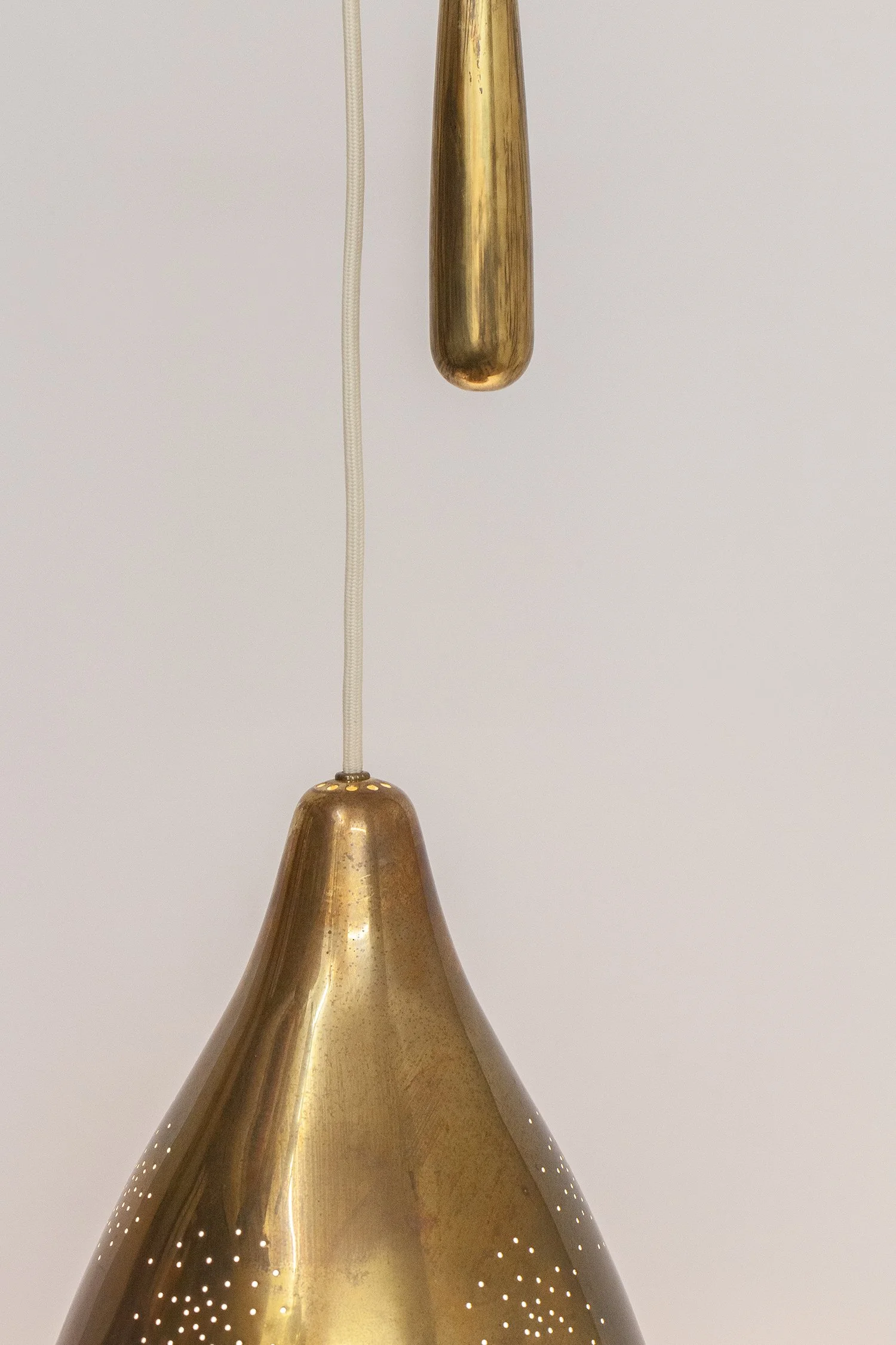 Counter_Weight_Pendant_Lisa_Johansson_Pape_Orno_03.jpg
