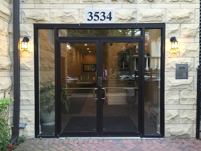 3534 N. Hermitage, #401