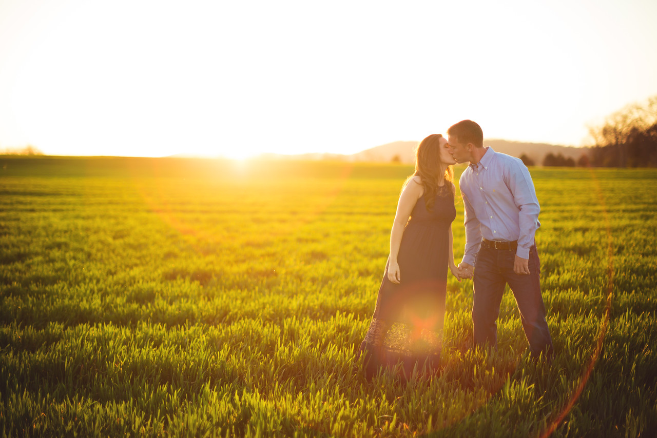 047_Daniel+Mia_Engagement-X2.jpg