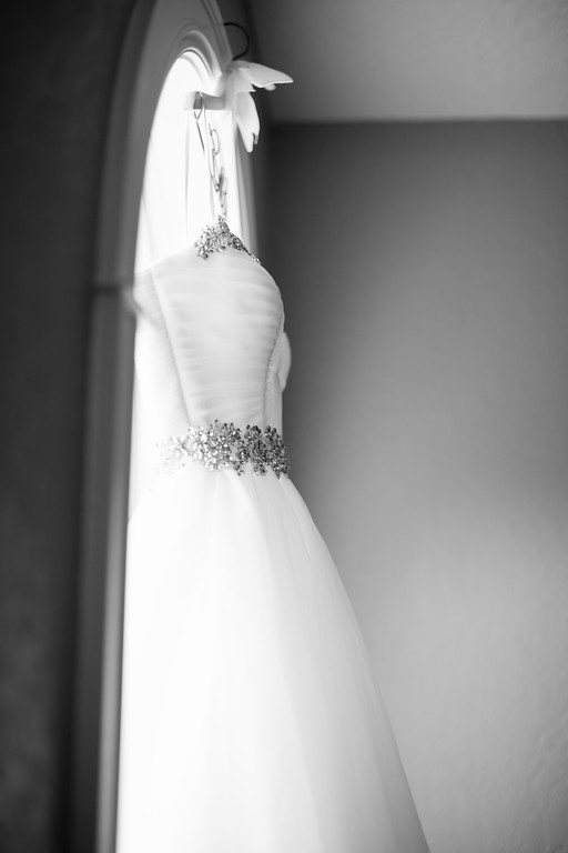 0093_Josh+Lindsey_WeddingBW-XL.jpg