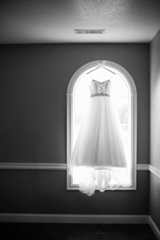 0084_Josh+Lindsey_WeddingBW-XL.jpg