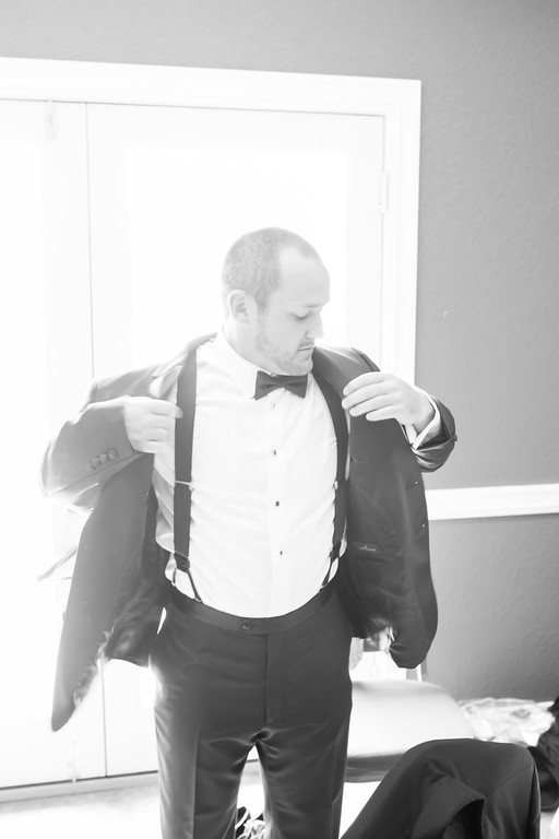 0168_Josh+Lindsey_WeddingBW-XL.jpg