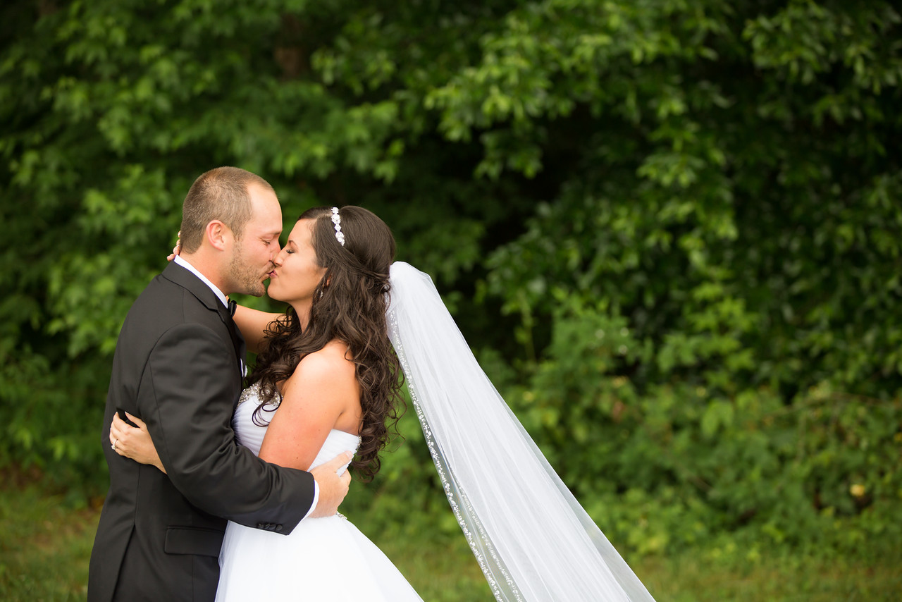 0263_Josh+Lindsey_Wedding-X2.jpg